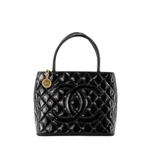 CHANEL - Sac à main Medaillon Chanel en cuir verni noir vintage