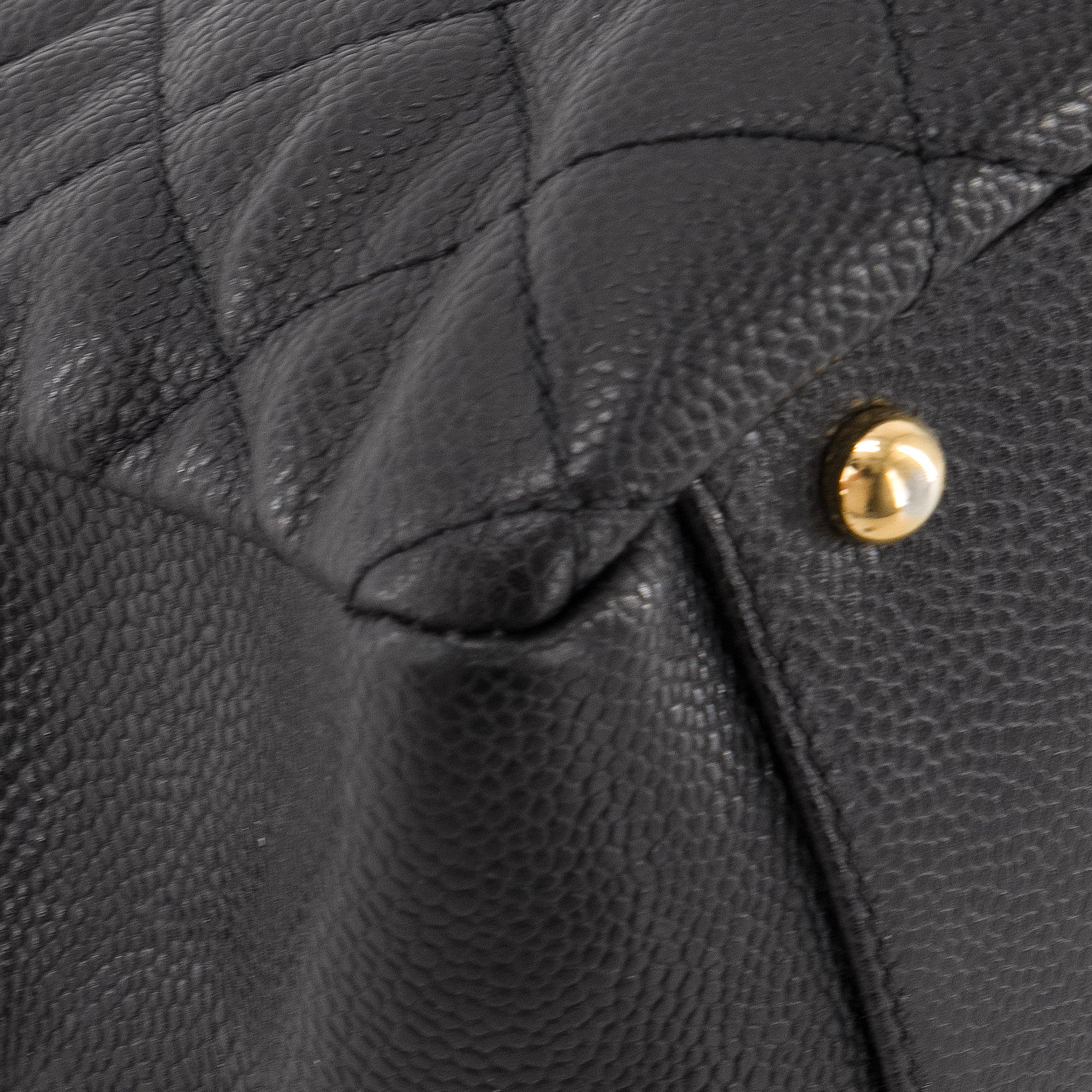 CHANEL - Sac à main Shopping PPT Chanel en cuir caviar noir