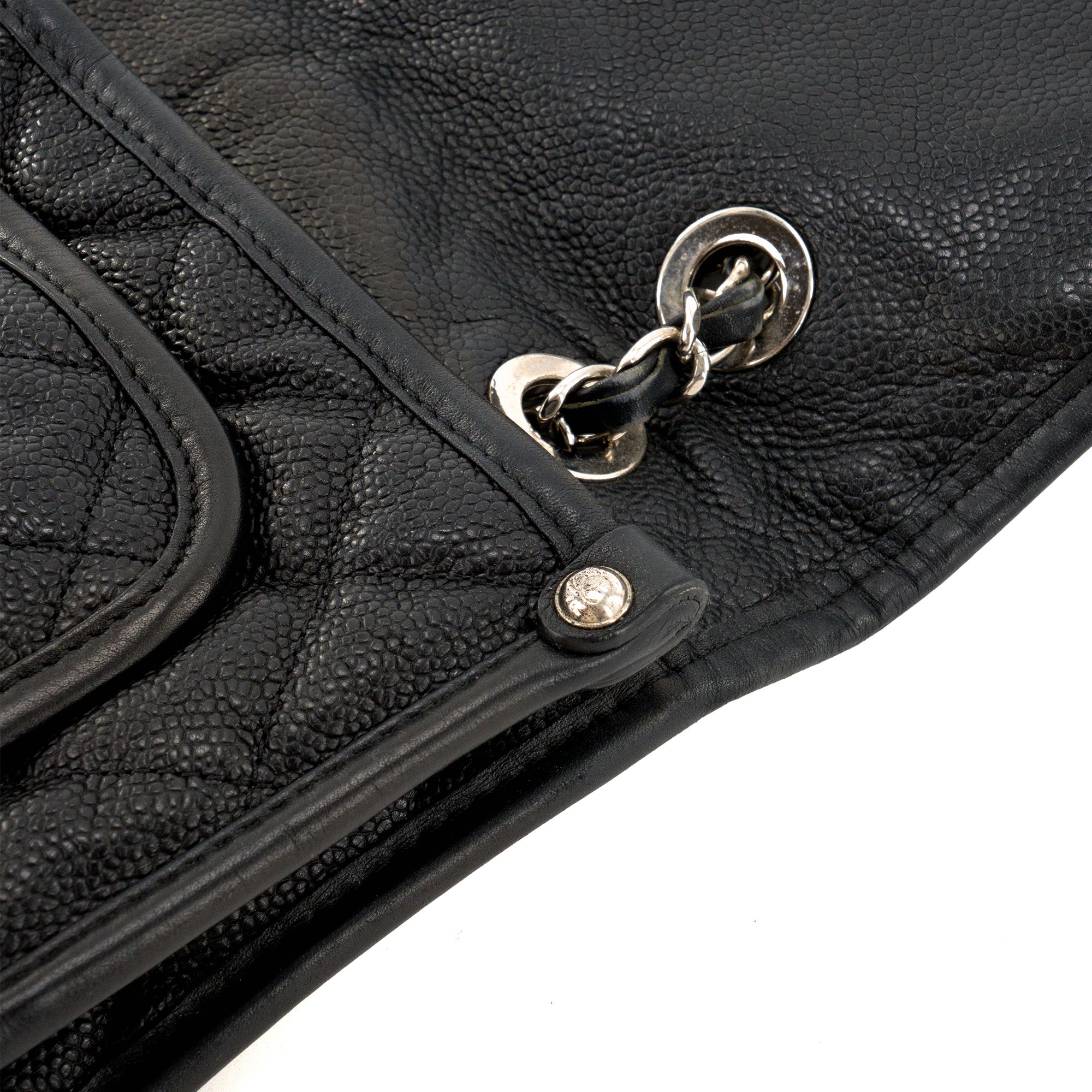 CHANEL - Sac à main Timeless French Riviera Chanel en cuir caviar noir