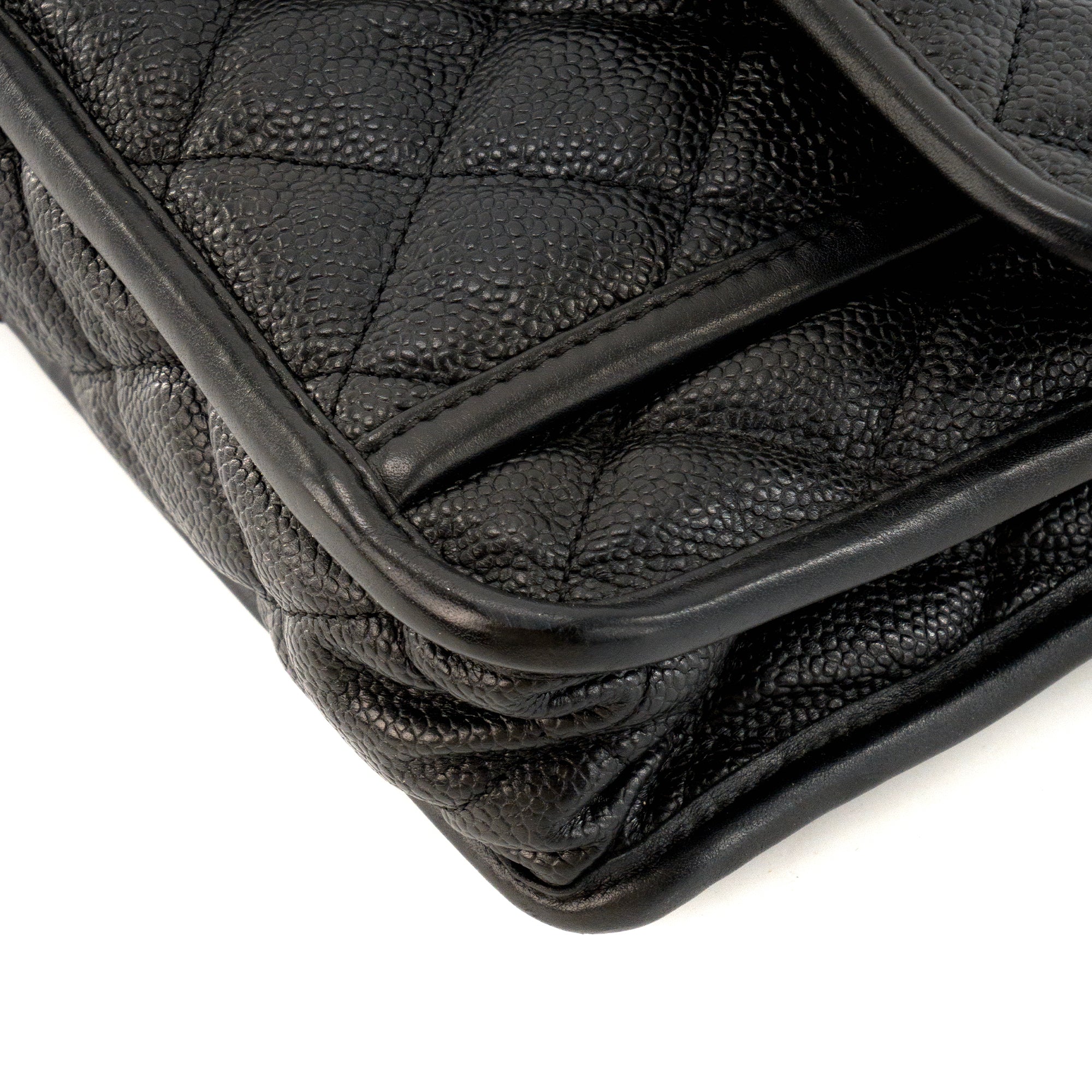 CHANEL - Sac à main Timeless French Riviera Chanel en cuir caviar noir