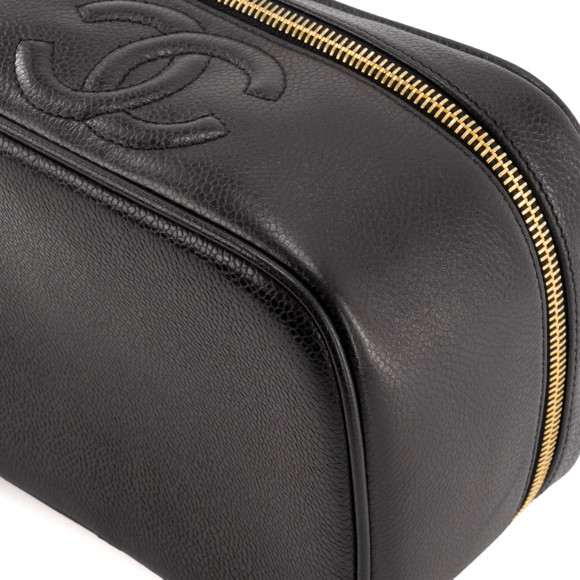 CHANEL - Sac à main Vanity Chanel en cuir caviar noir vintage