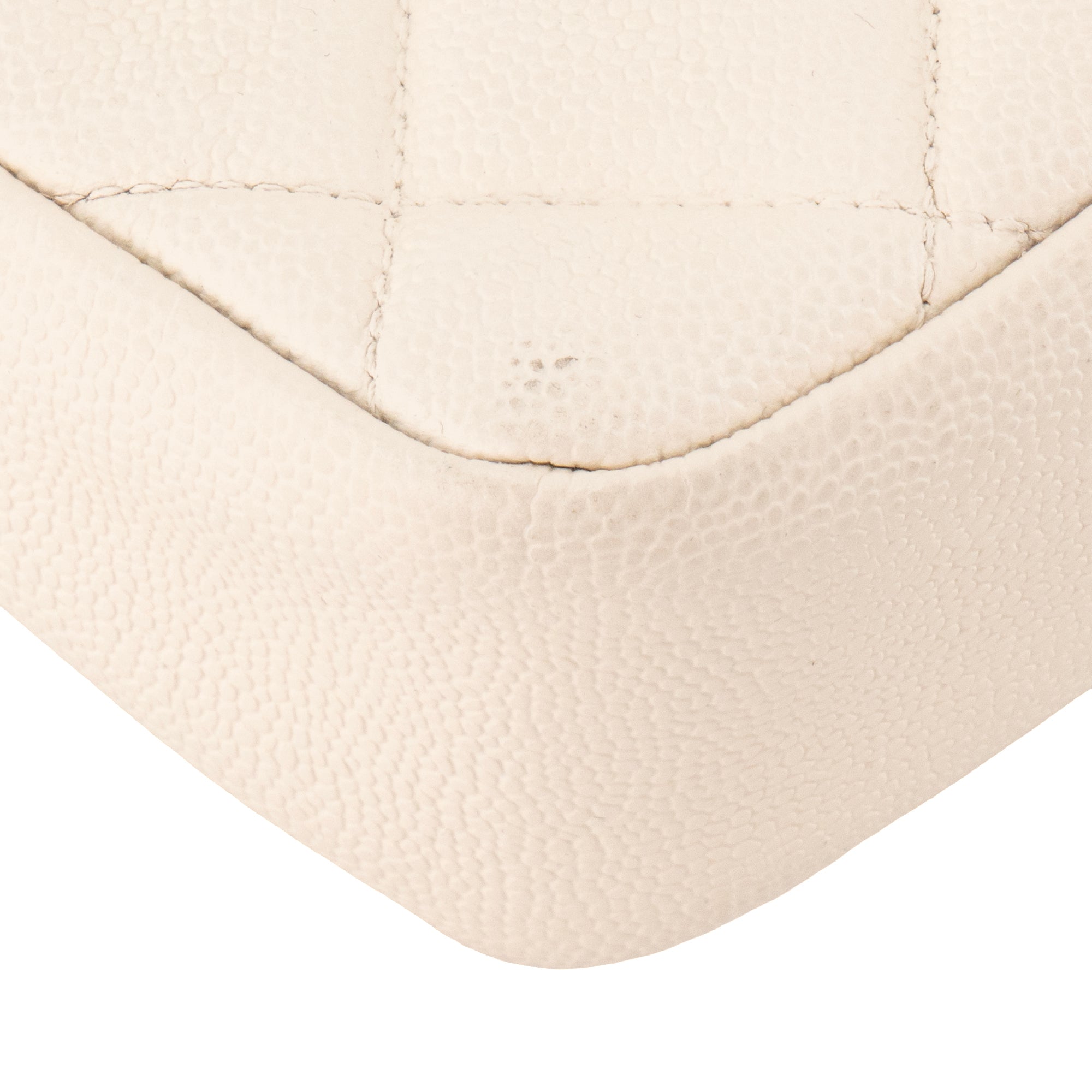 CHANEL - Sac à bandoulière Melody Flap Classique/Timeless Chanel en cuir caviar blanc