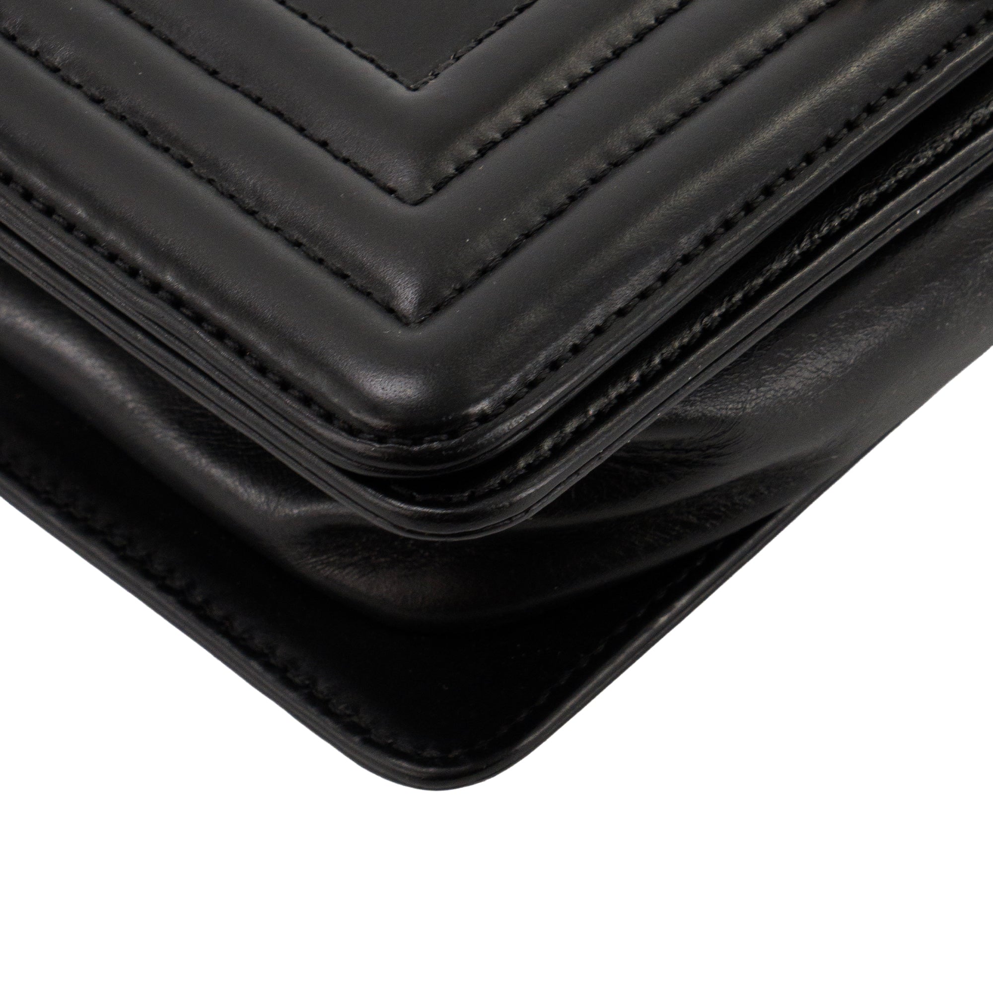 CHANEL - Sac à bandoulière Boy mini Chanel en cuir lisse noir