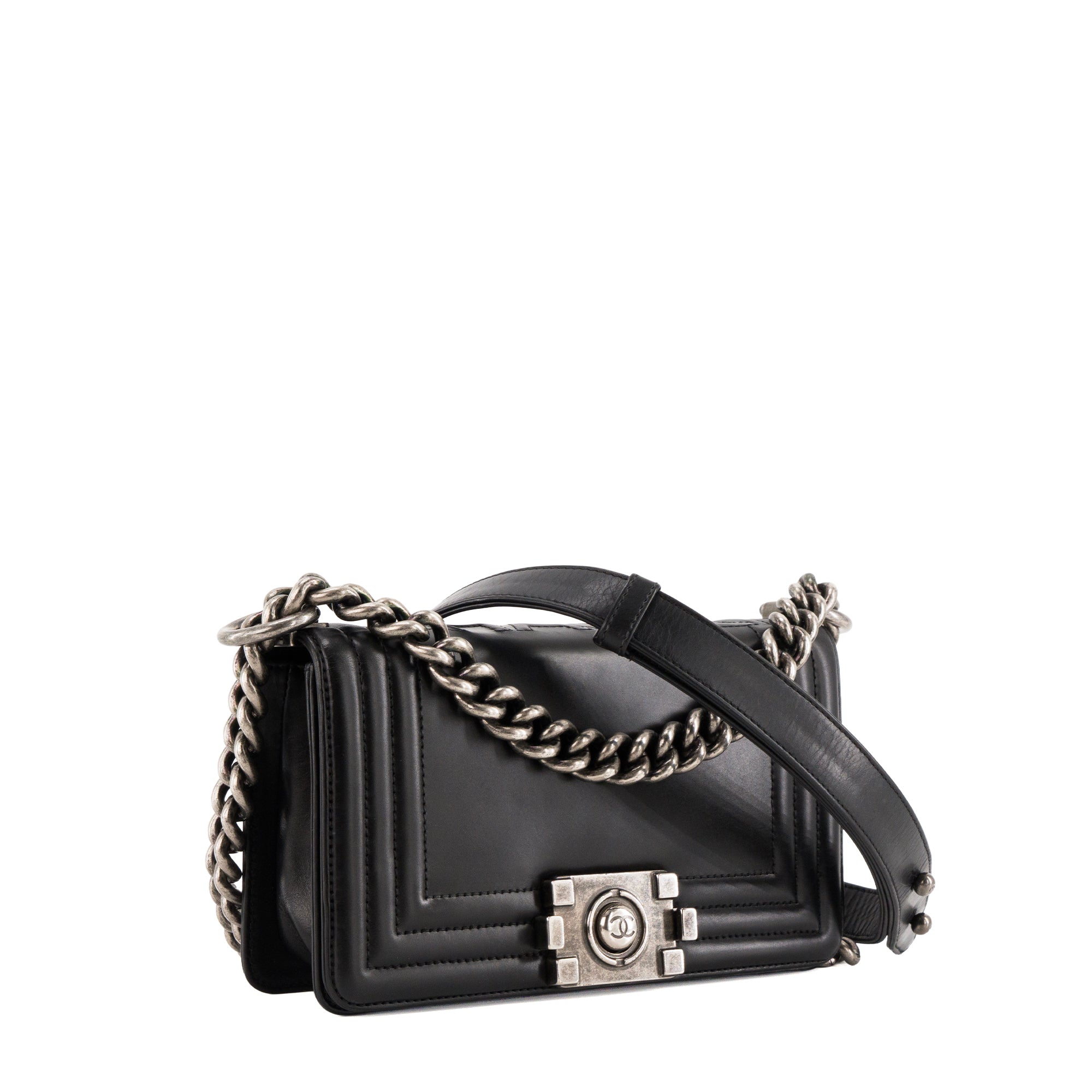 CHANEL - Sac à bandoulière Boy mini Chanel en cuir lisse noir