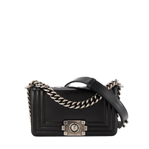 CHANEL - Sac à bandoulière Boy mini Chanel en cuir lisse noir