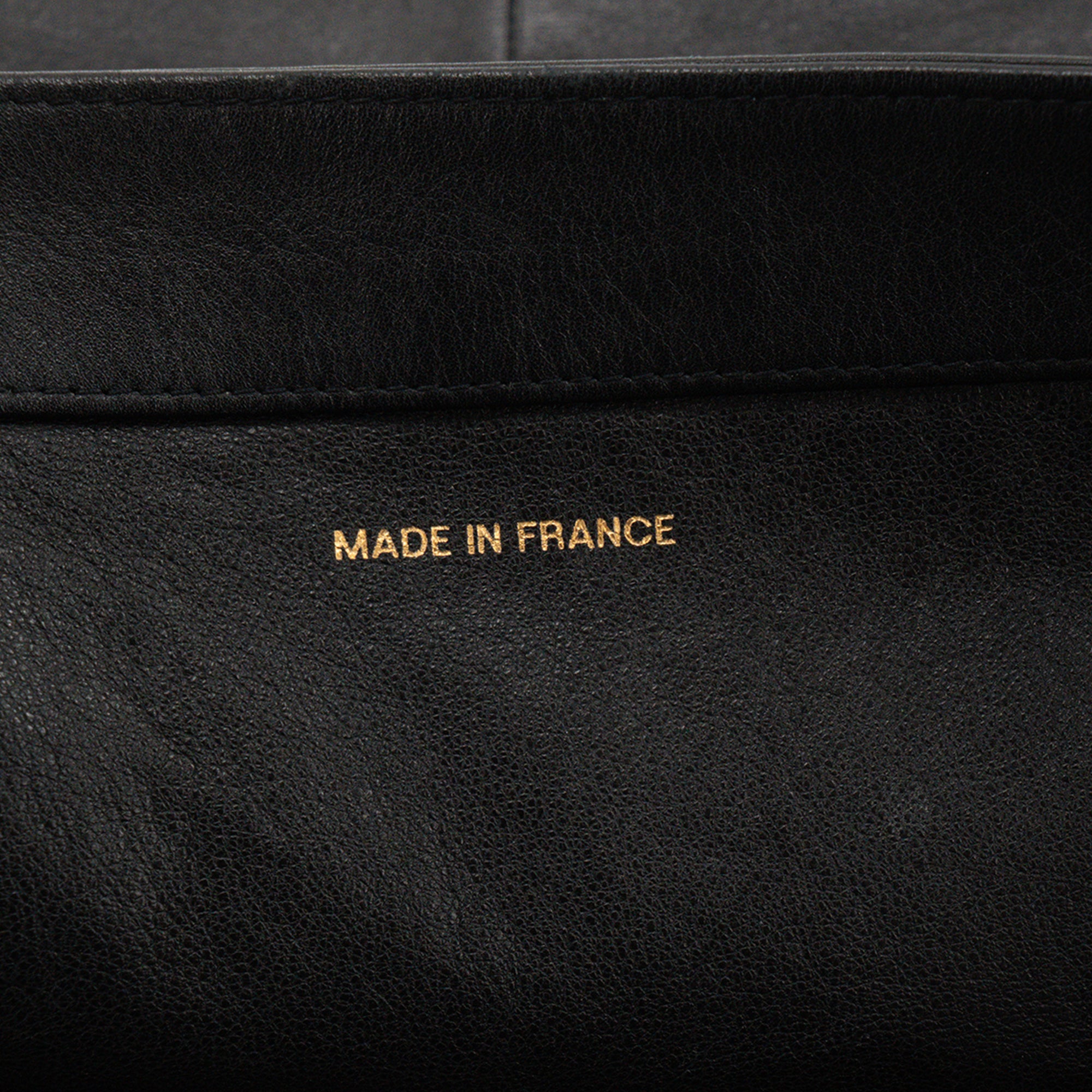 CHANEL - Sac cabas CC Chain Chanel en cuir lisse noir vintage