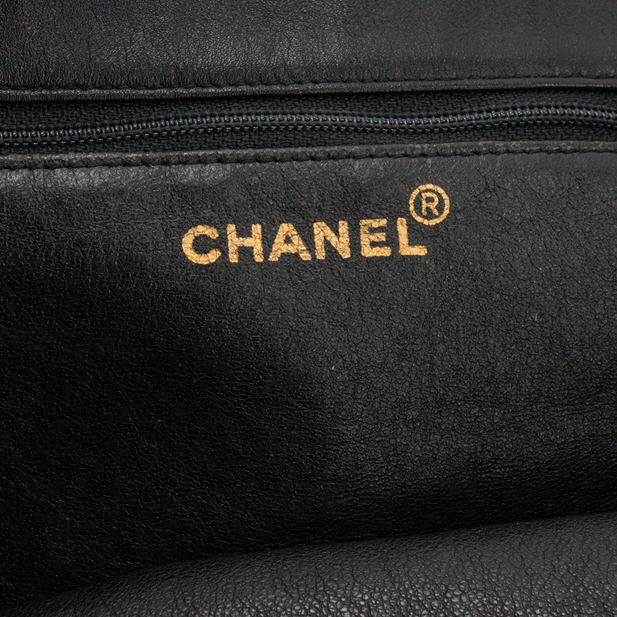 CHANEL - Sac cabas CC Chain Chanel en cuir lisse noir vintage