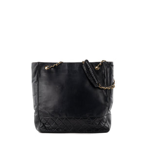 CHANEL - Sac Cabas Chanel en cuir lisse bleu marine vintage