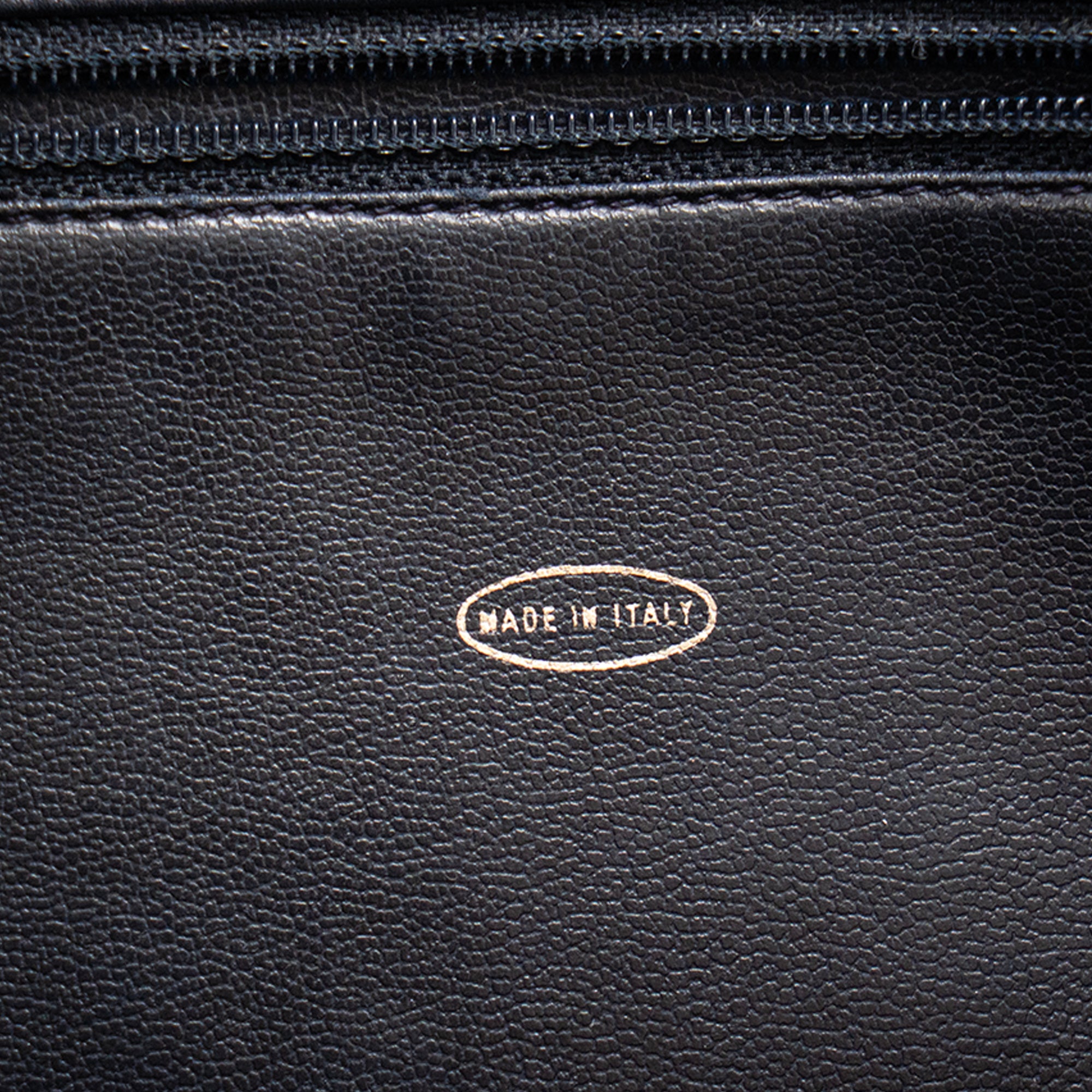 CHANEL - Sac Cabas Chanel en cuir lisse bleu marine vintage
