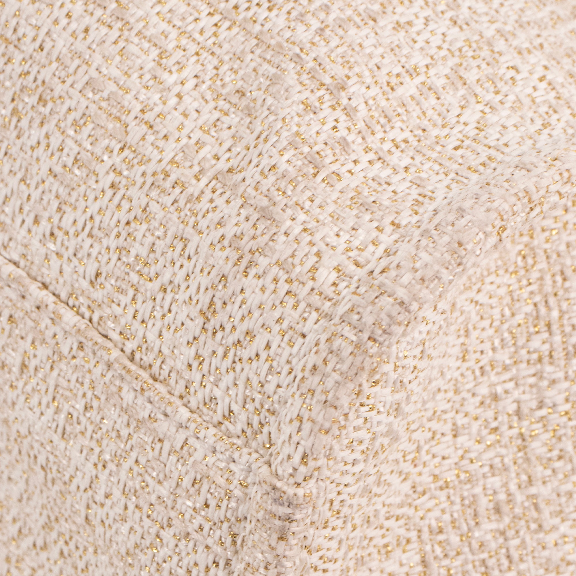CHANEL - Sac cabas Deauville Chanel en tweed doré et blanc