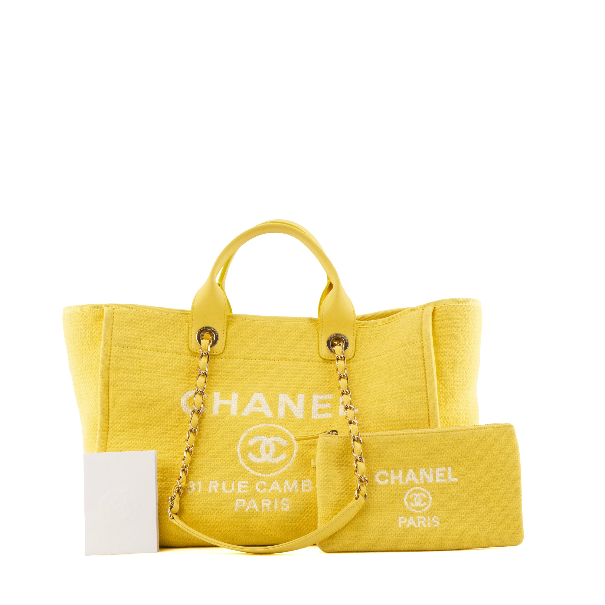 CHANEL - Sac cabas Deauville Chanel en toile jaune avec pochette