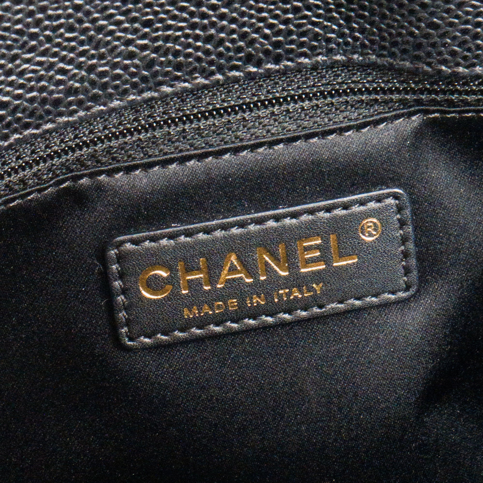 CHANEL - Sac cabas GST petit modèle Chanel en cuir caviar noir