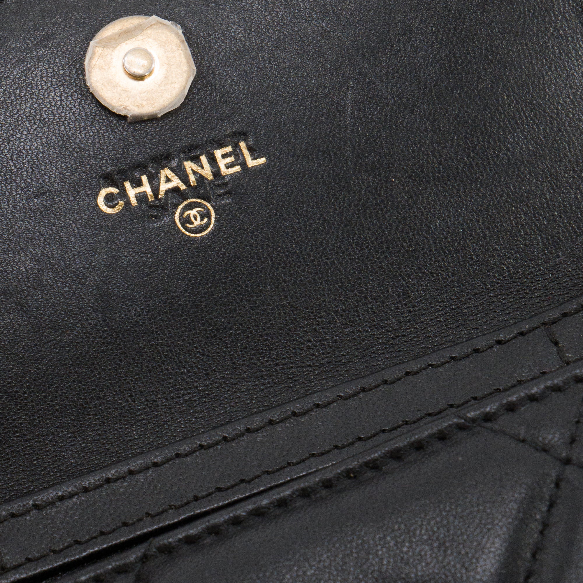 CHANEL - Sac ceinture 19 Chanel en cuir lisse noir