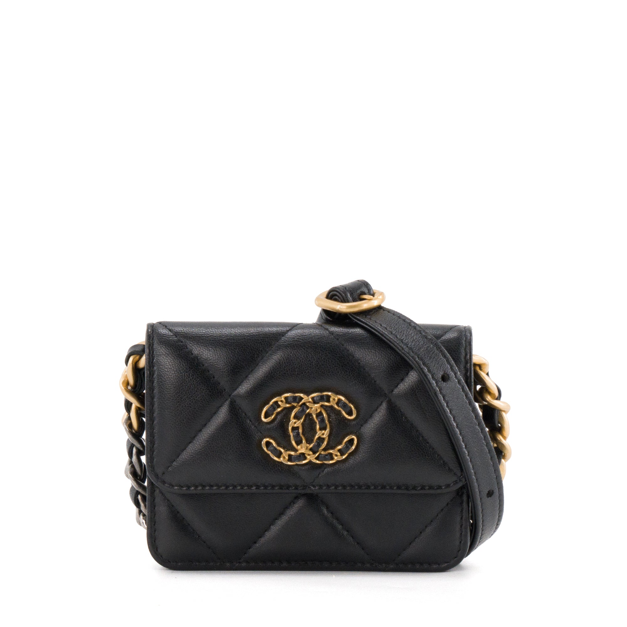 CHANEL - Sac ceinture 19 Chanel en cuir lisse noir