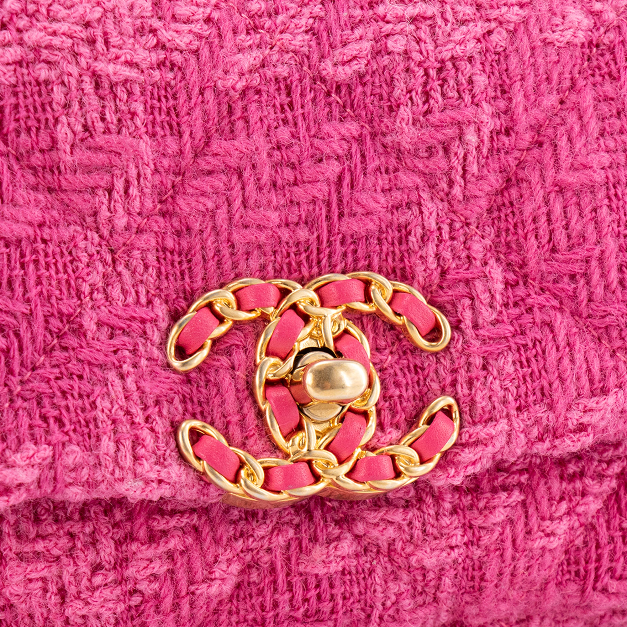 CHANEL - Sac ceinture Chanel 19 en tweed et cuir rose