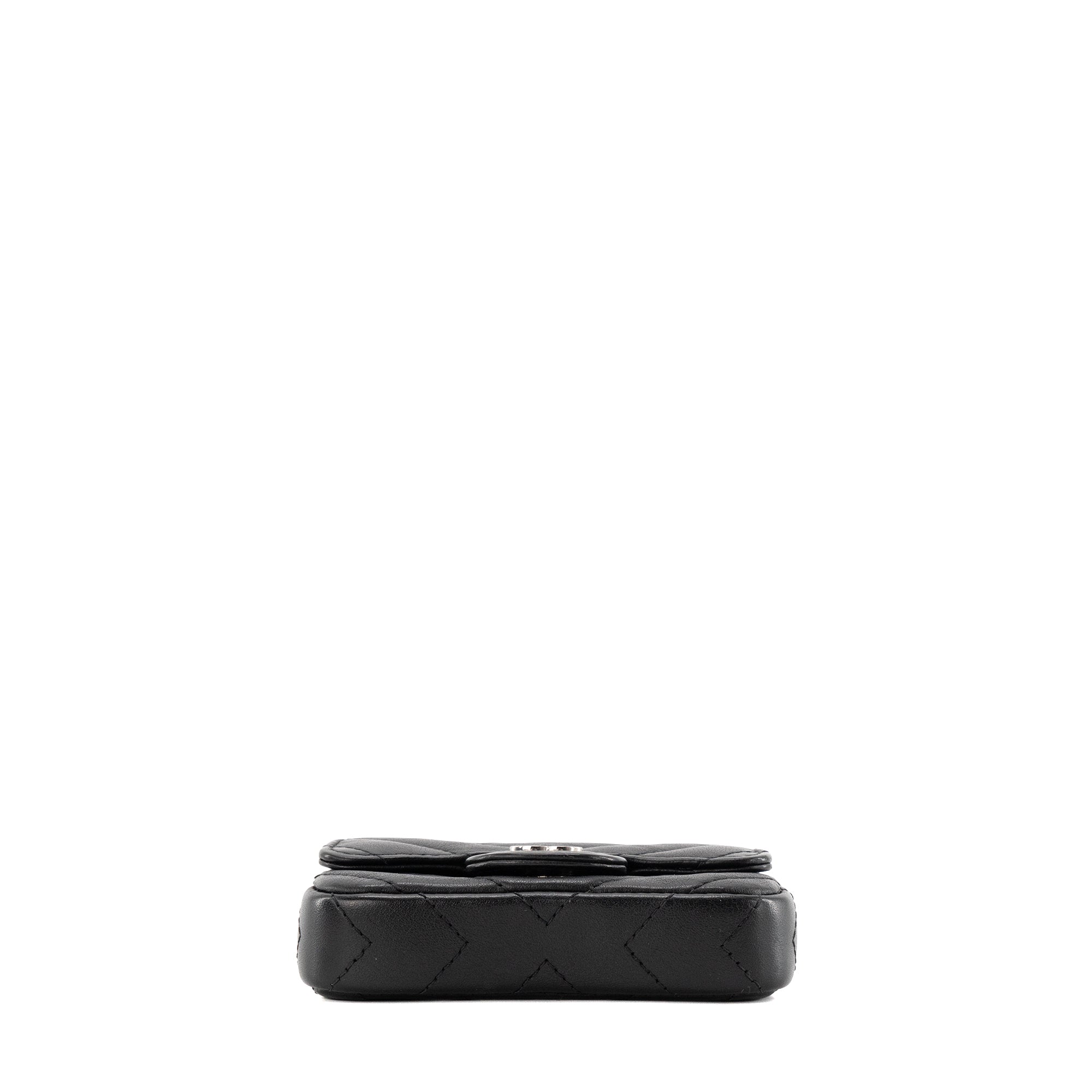 CHANEL - Sac ceinture Classique/Timeless micro Chanel en cuir lisse noir