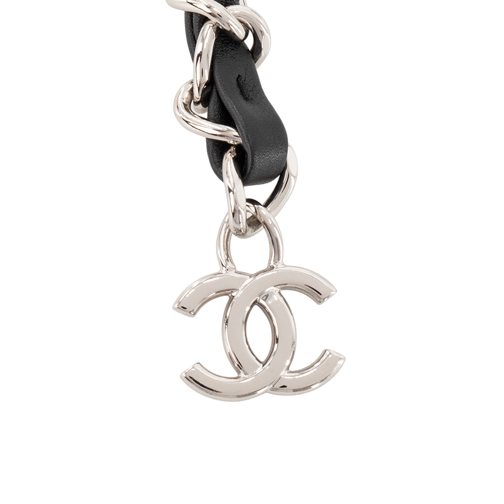 CHANEL - Sac ceinture Classique/Timeless micro Chanel en cuir lisse noir