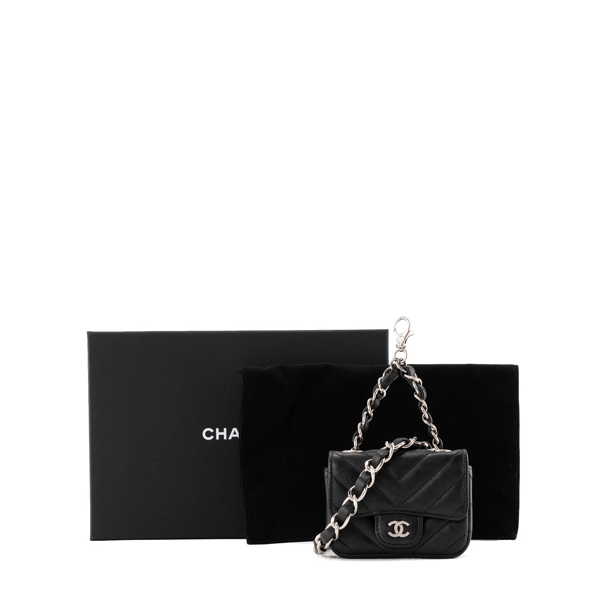 CHANEL - Sac ceinture Classique/Timeless micro Chanel en cuir lisse noir