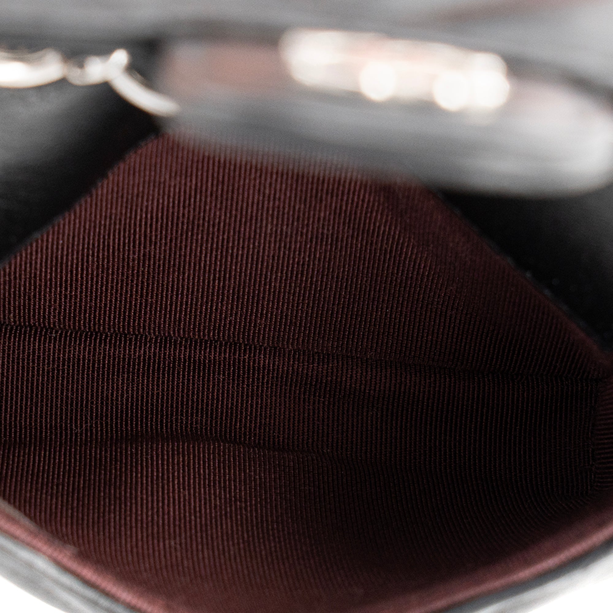 CHANEL - Sac ceinture Classique/Timeless micro Chanel en cuir lisse noir