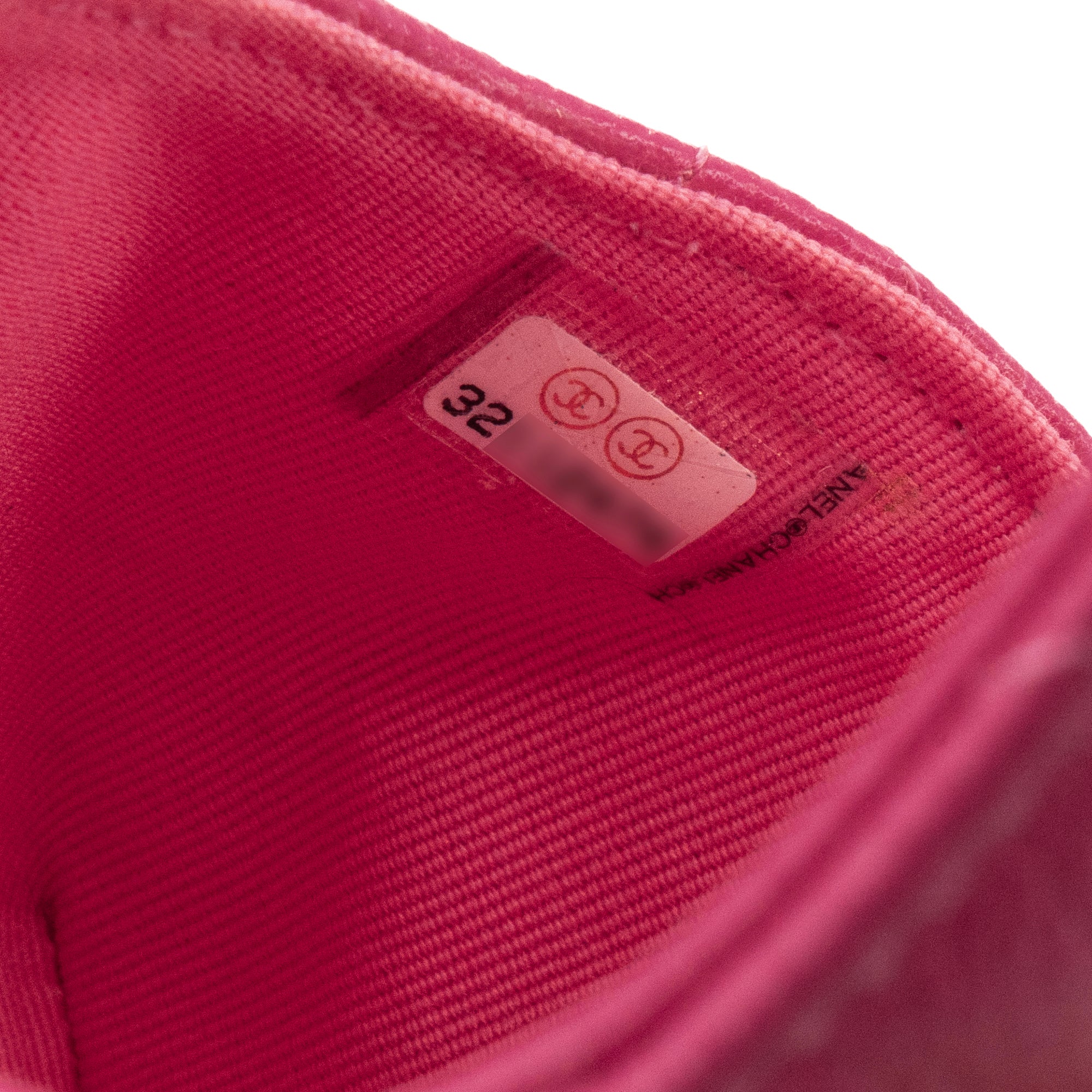 CHANEL - Sac ceinture Melody Chanel en cuir caviar rose (T85)