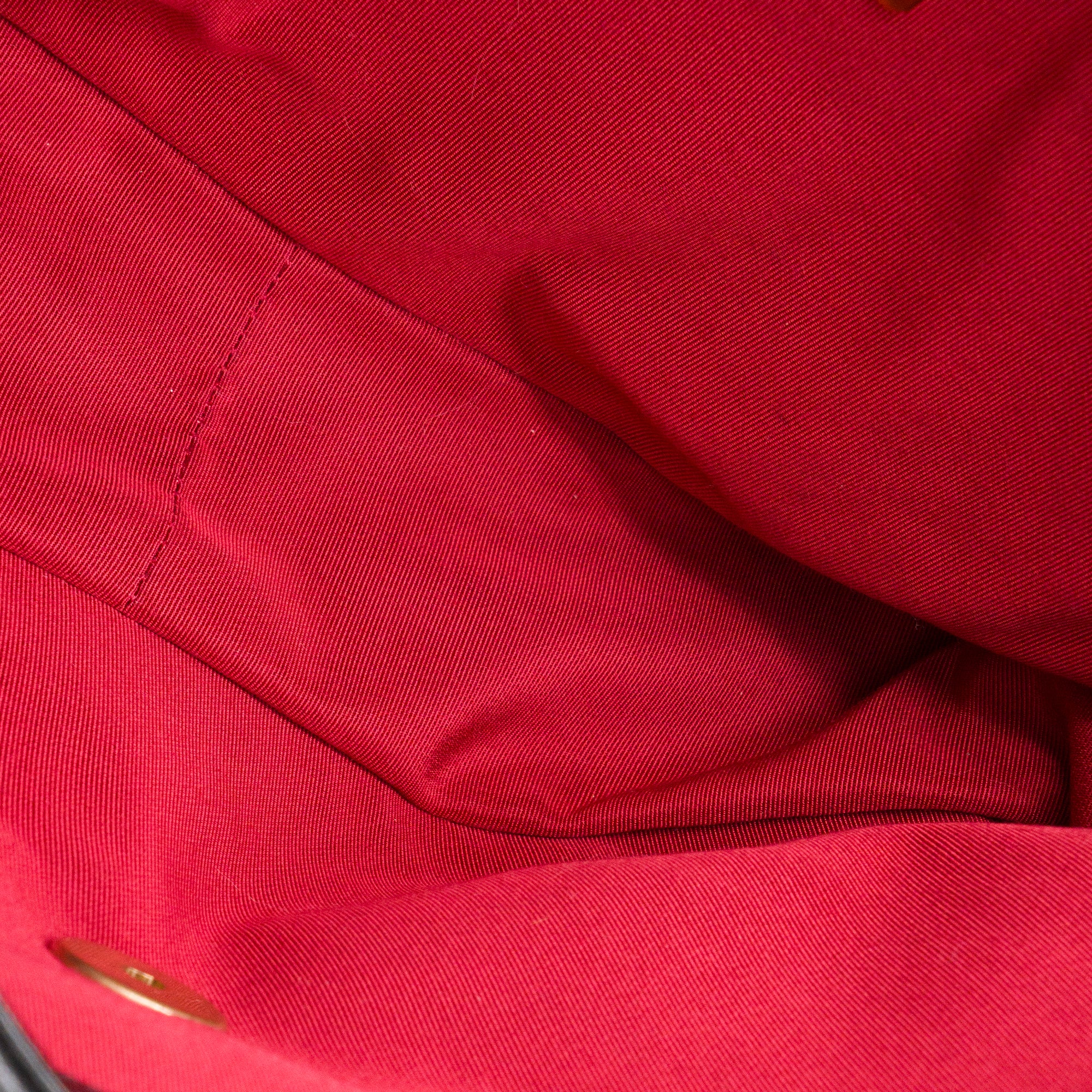 CHANEL - Sac à bandoulière Chanel 19 en cuir noir
