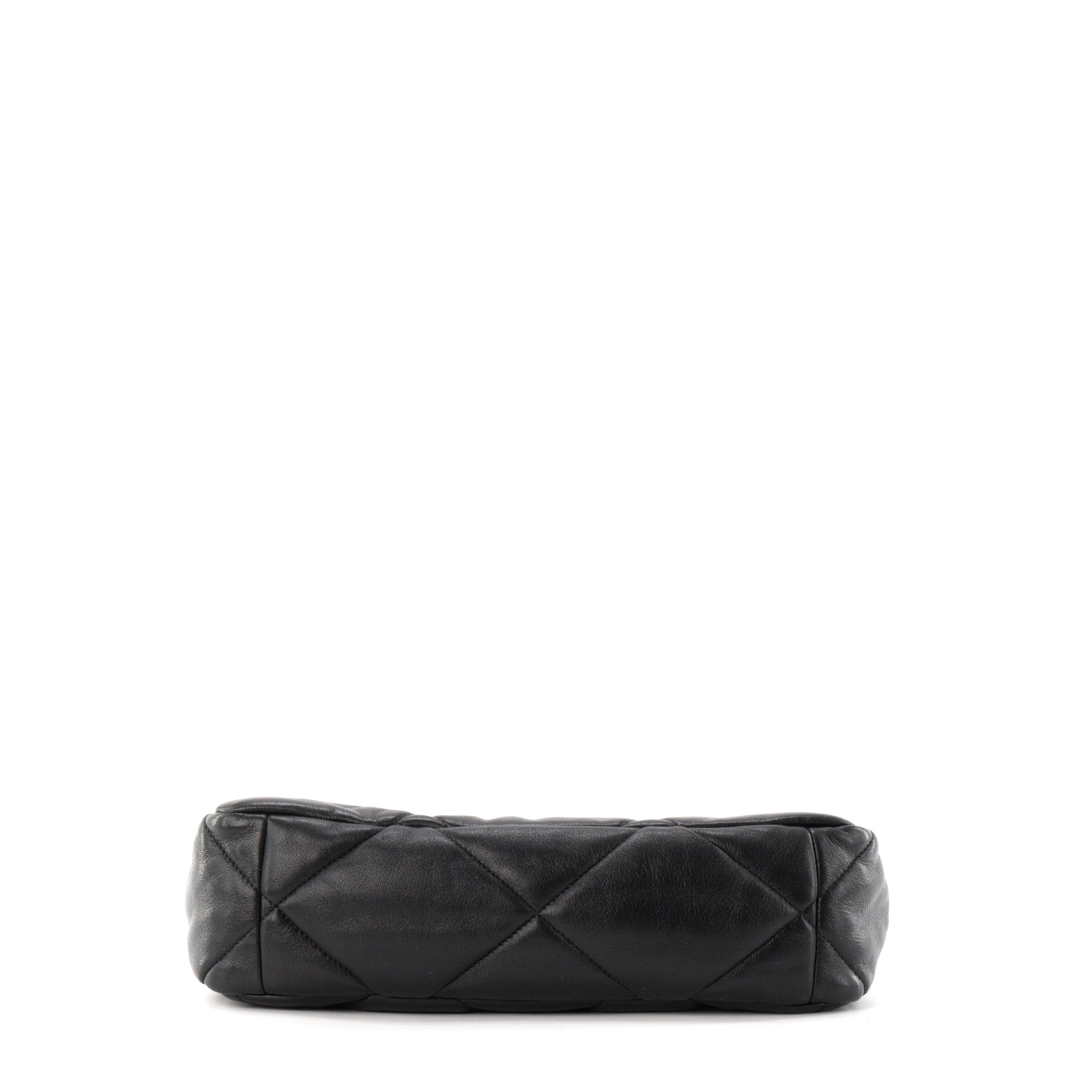 CHANEL - Sac à bandoulière Chanel 19 en cuir noir
