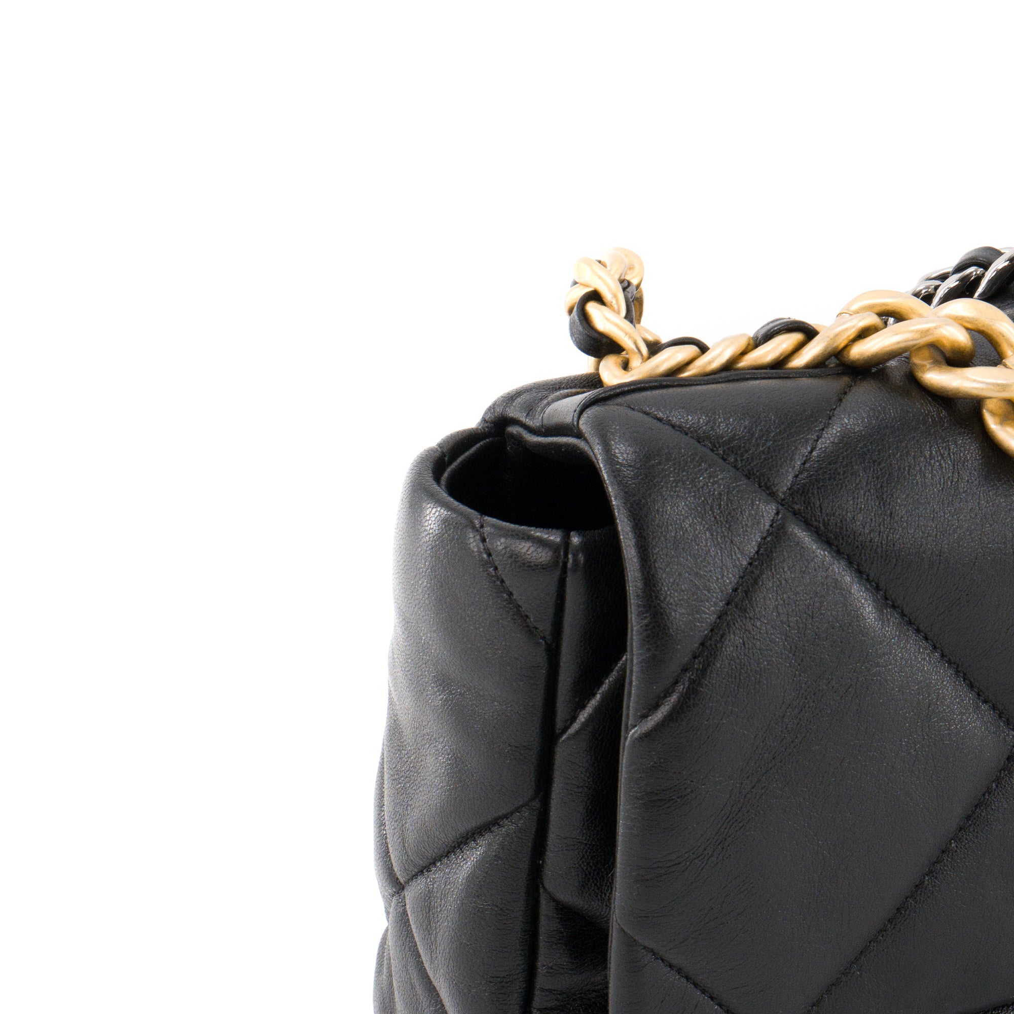 CHANEL - Sac à bandoulière Chanel 19 en cuir noir