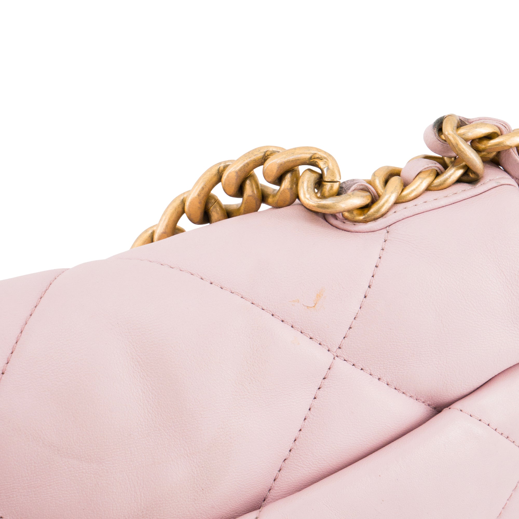 CHANEL - Sac à bandoulière Chanel 19 en cuir lisse rose