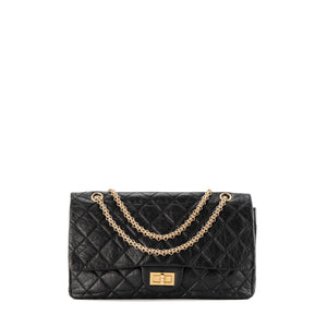 CHANEL - Sac à bandoulière 2.55 large Chanel en cuir froissé noir