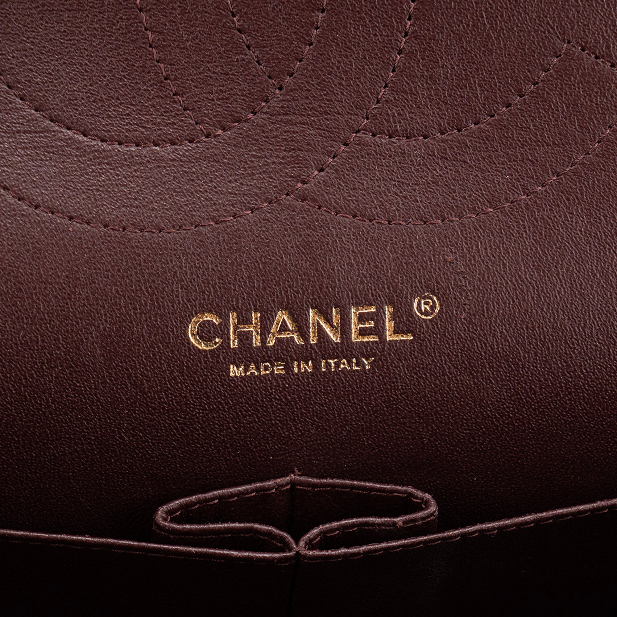 CHANEL - Sac à bandoulière Classique/Timeless Jumbo Chanel en cuir caviar noir