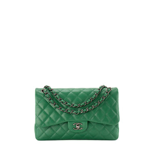 CHANEL - Sac à bandoulière Classique/Timeless Jumbo Chanel en cuir caviar vert