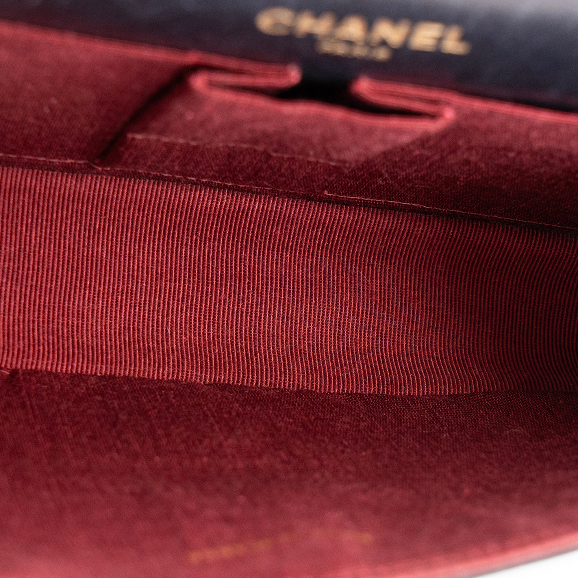 CHANEL - Sac à main Classique/Timeless Chanel en cuir lisse bleu marine vintage