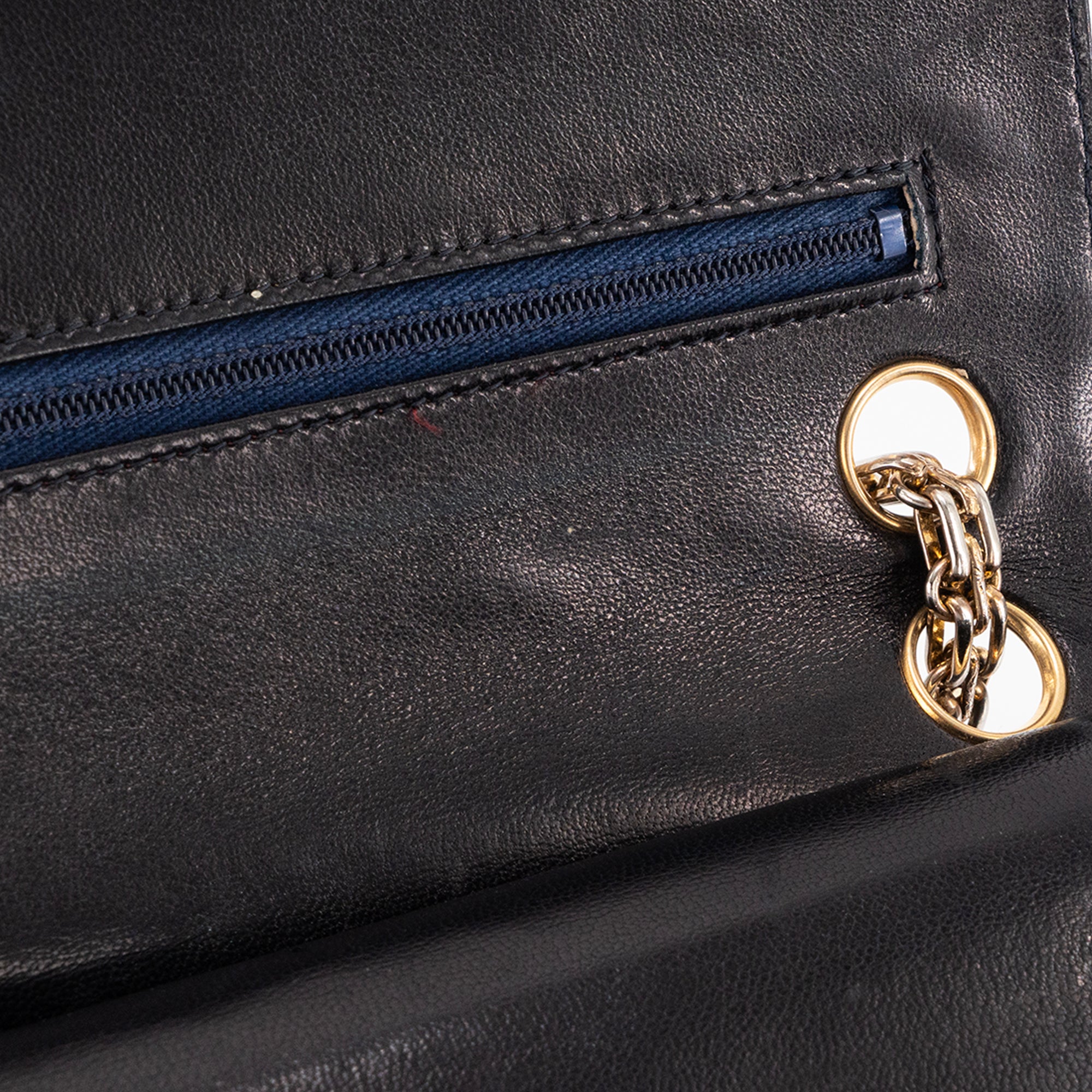 CHANEL - Sac à main Classique/Timeless Chanel en cuir lisse bleu marine vintage