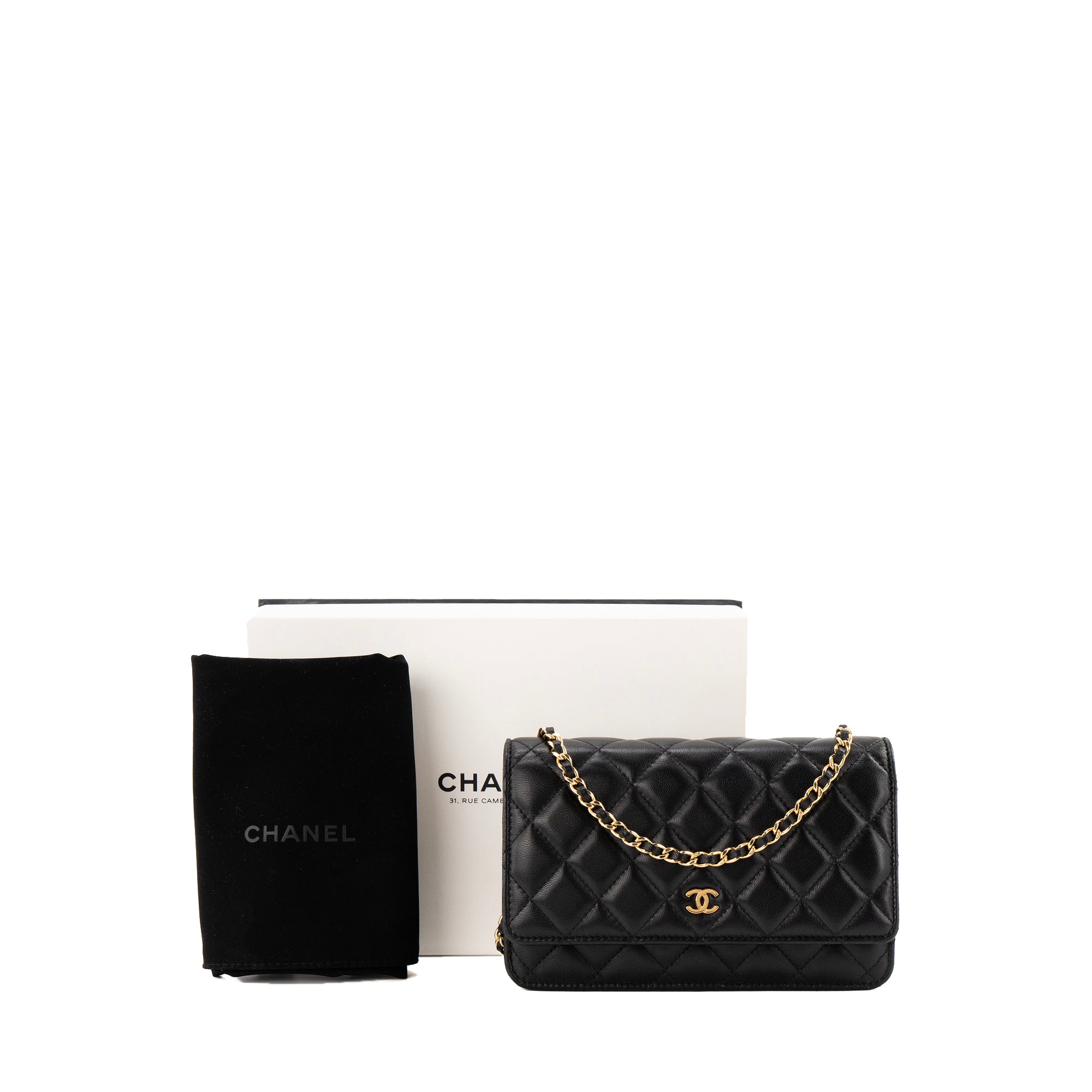 CHANEL - Sac à bandoulière Wallet On Chain Classique/Timeless Chanel en cuir lisse noir