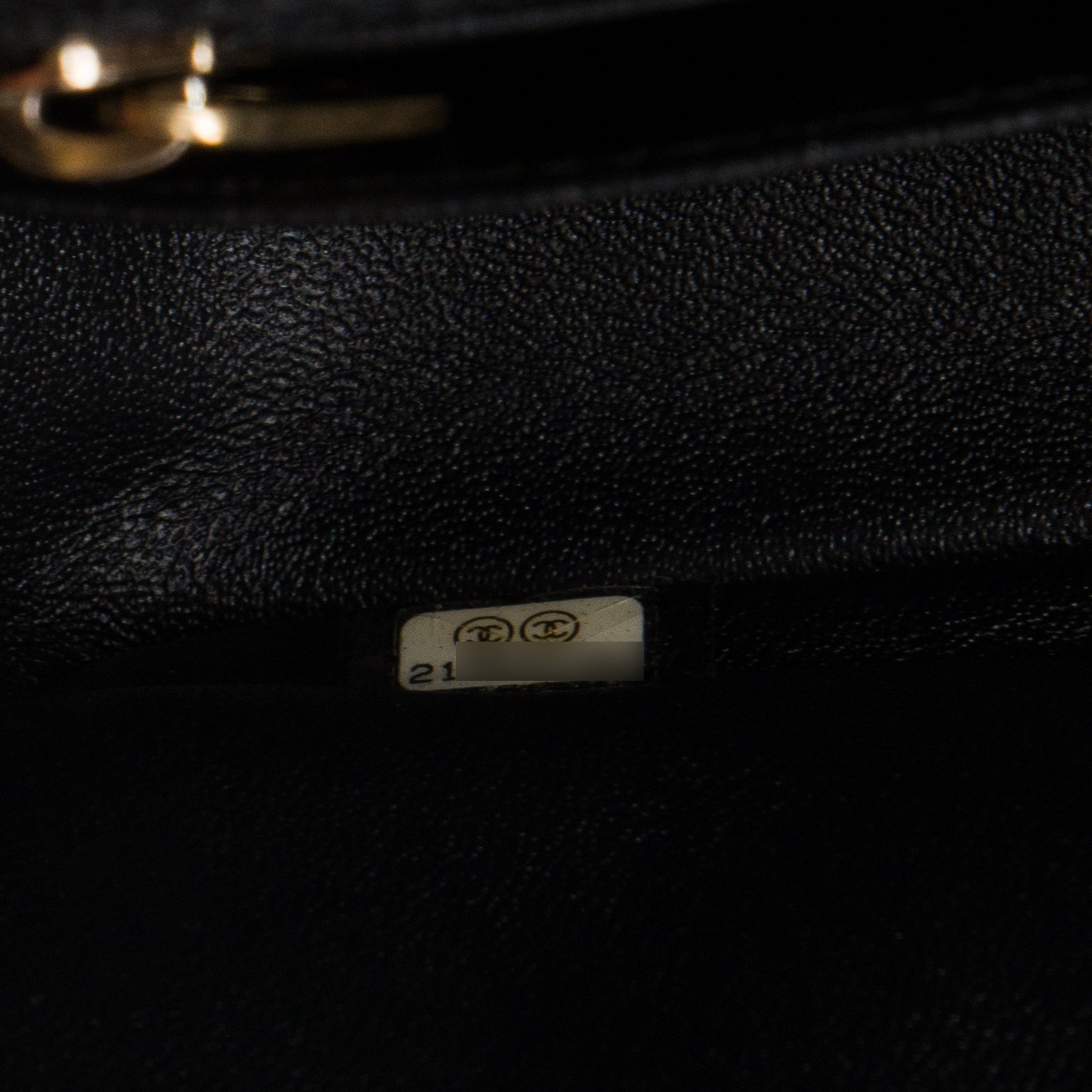 CHANEL - Sac à bandoulière Classique/Timeless Mini Square Chanel en cuir caviar noir