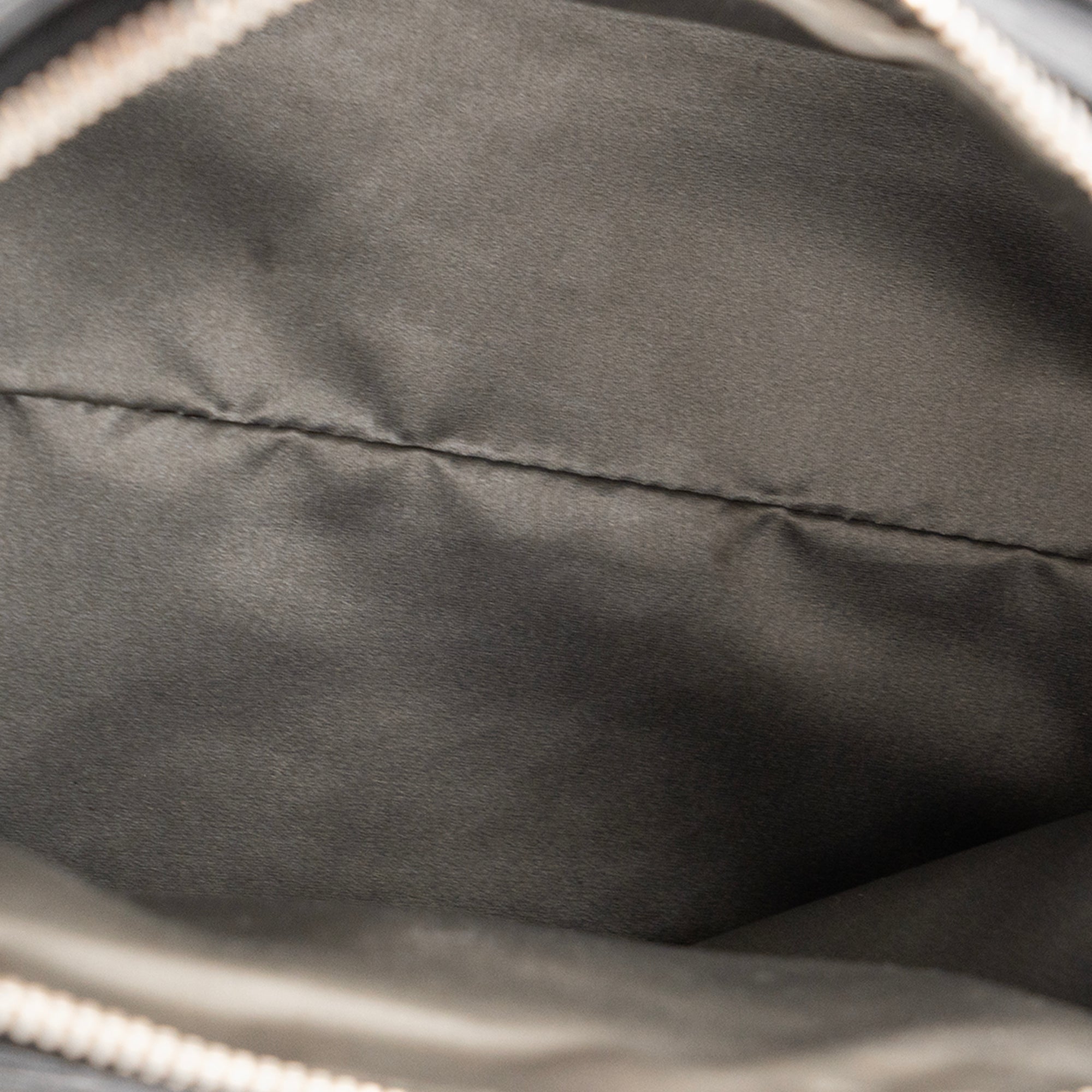 CHANEL - Sac à épaule Lax Accordion Chanel en cuir lisse noir