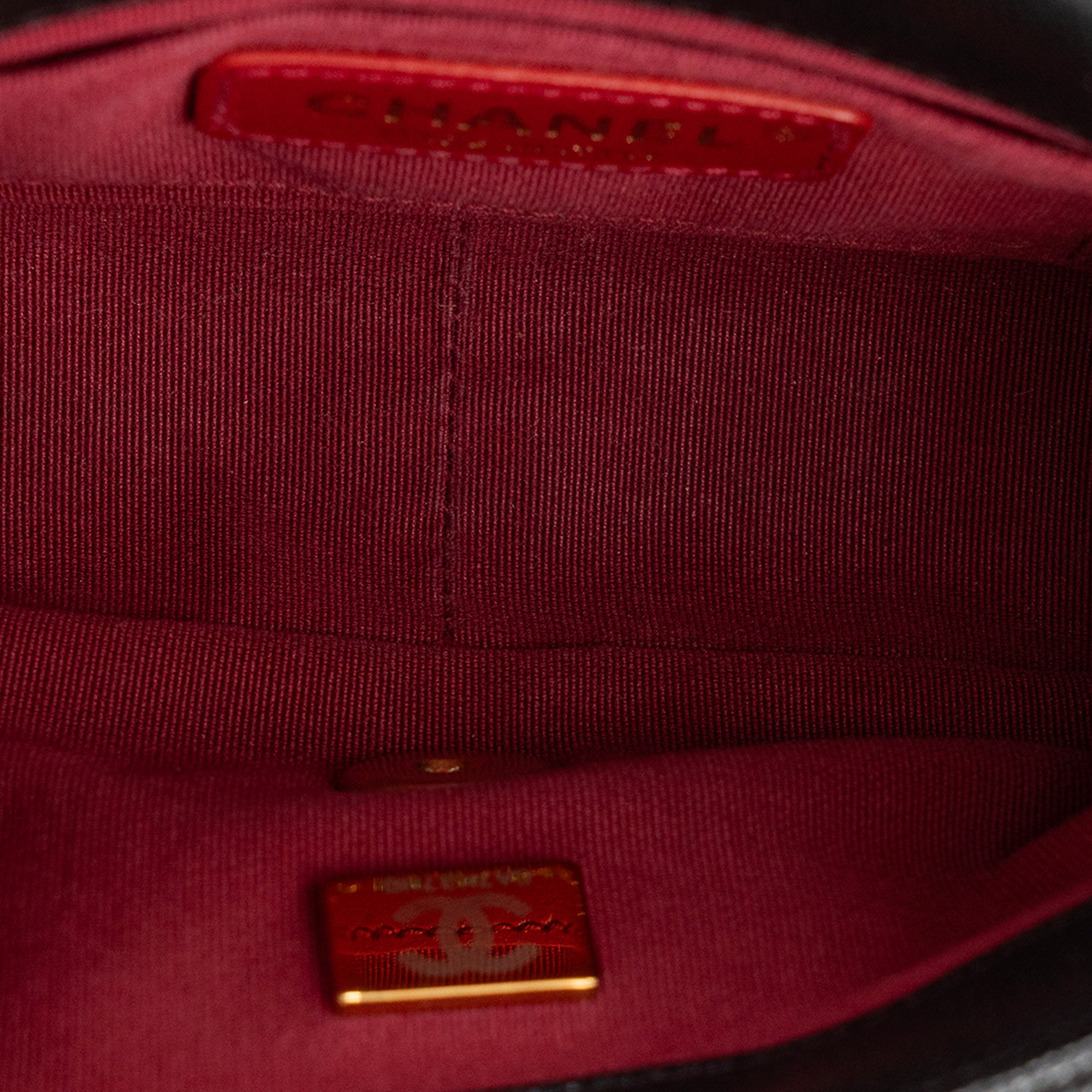 CHANEL - Sac à bandoulière Classique/Timeless mini Chanel en cuir caviar noir