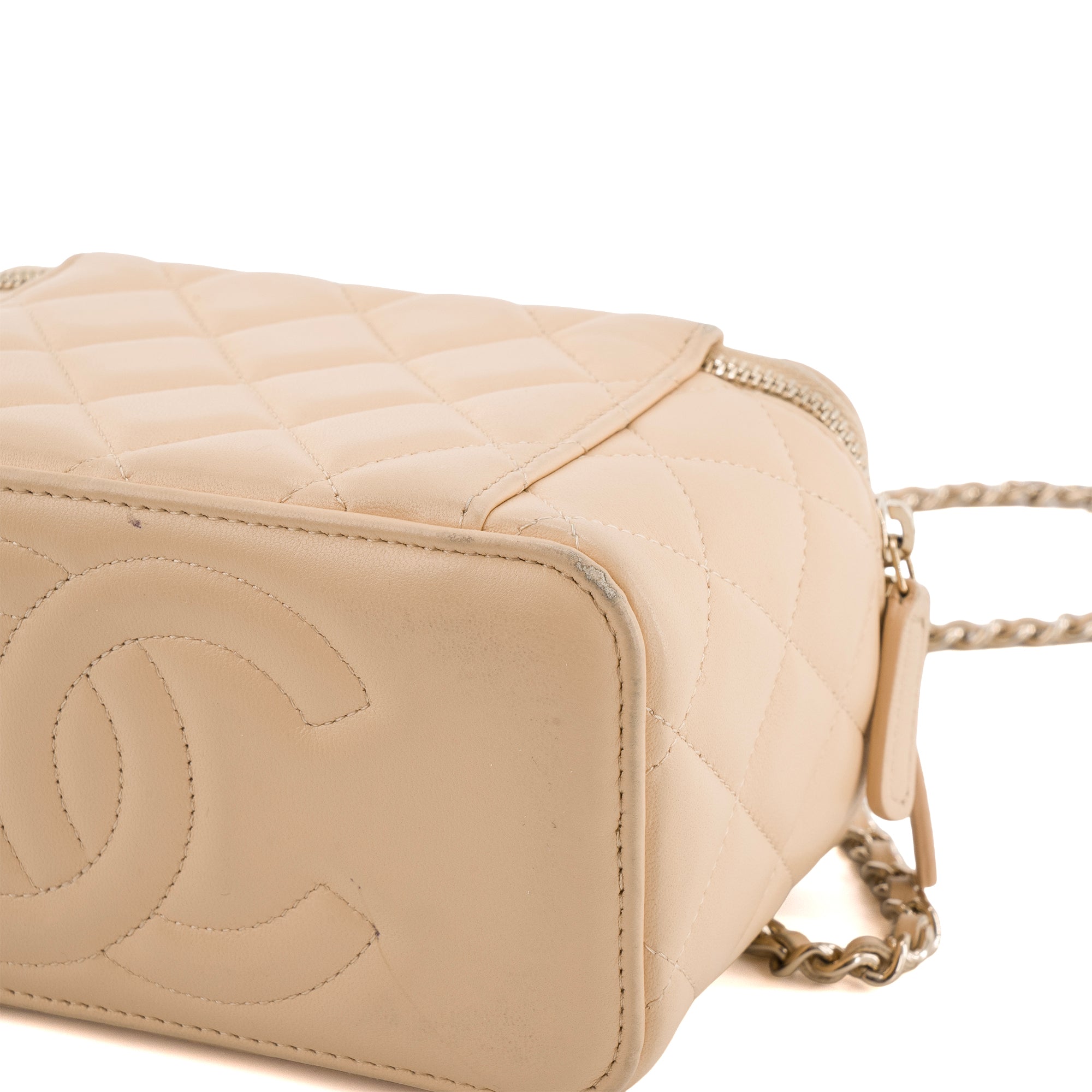 CHANEL - Sac à bandoulière Vanity Chanel en cuir beige
