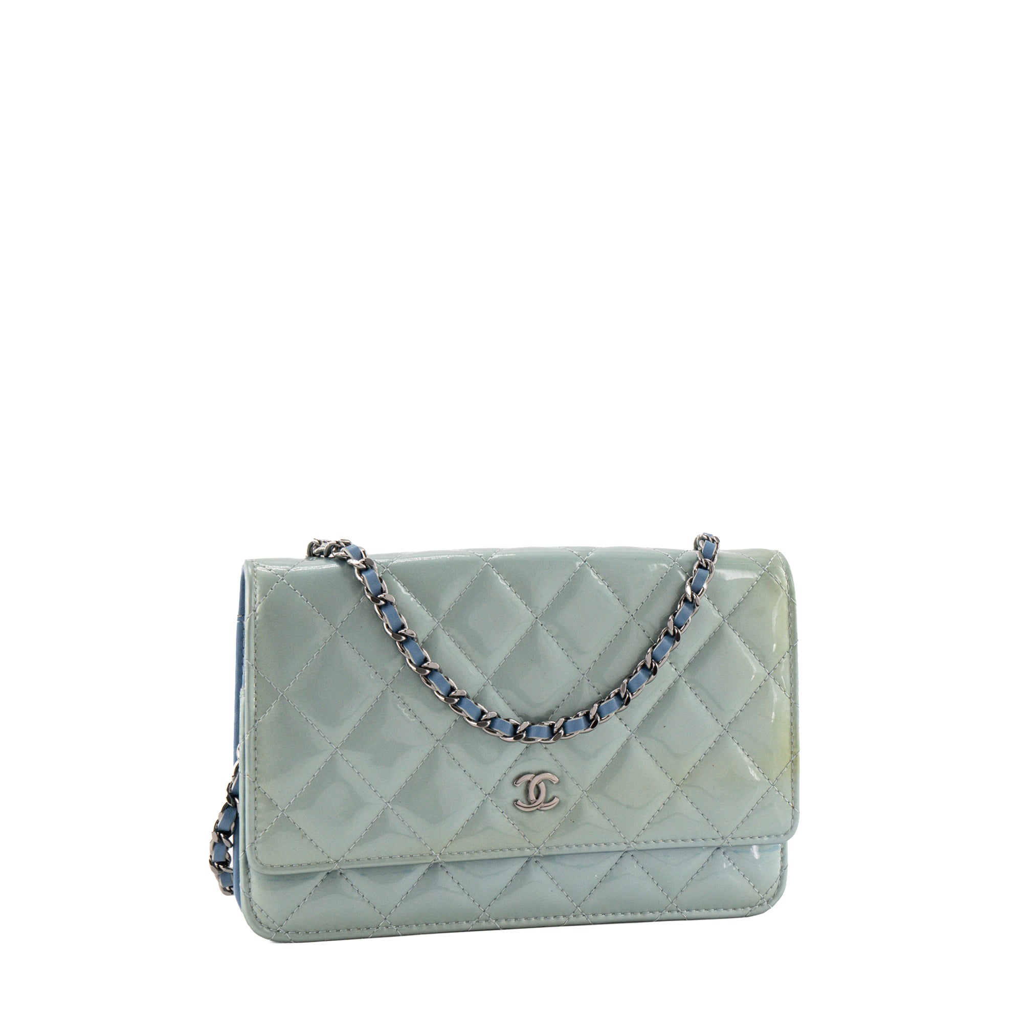CHANEL - Sac à bandoulière Wallet On Chain Classique/Timeless Chanel en cuir verni bleu vert