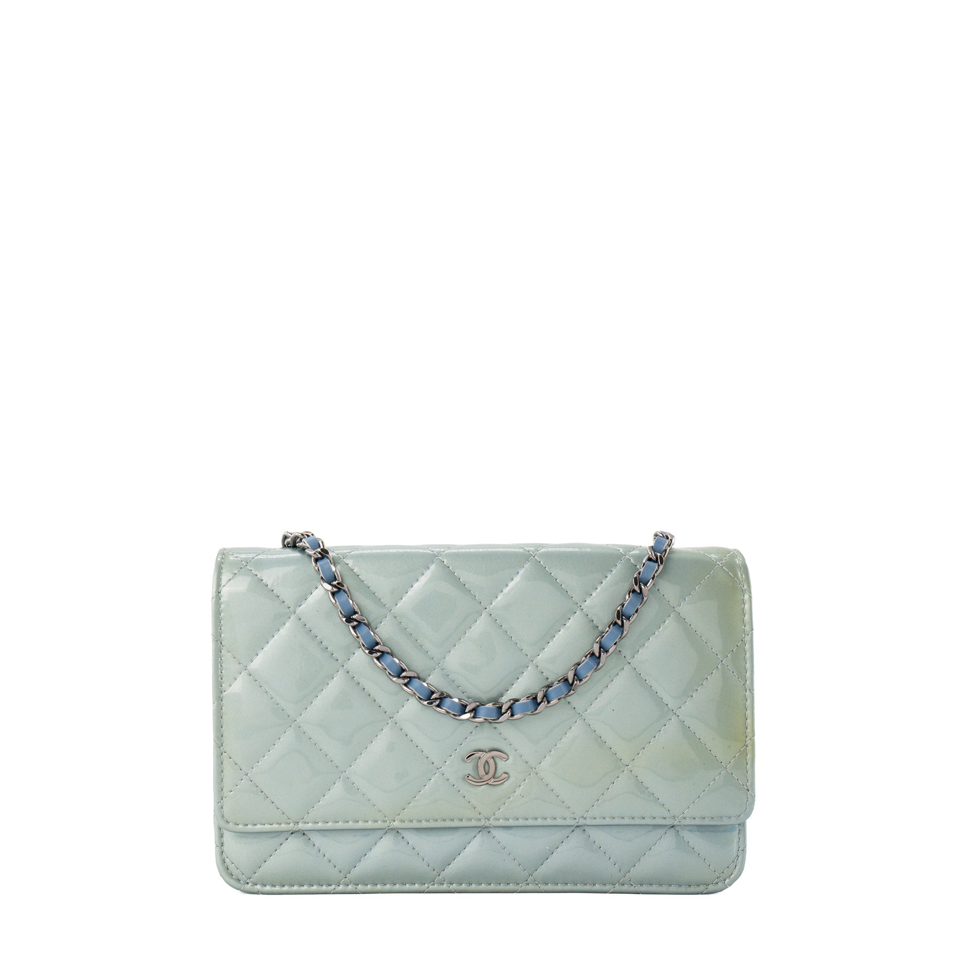 CHANEL - Sac à bandoulière Wallet On Chain Classique/Timeless Chanel en cuir verni bleu vert