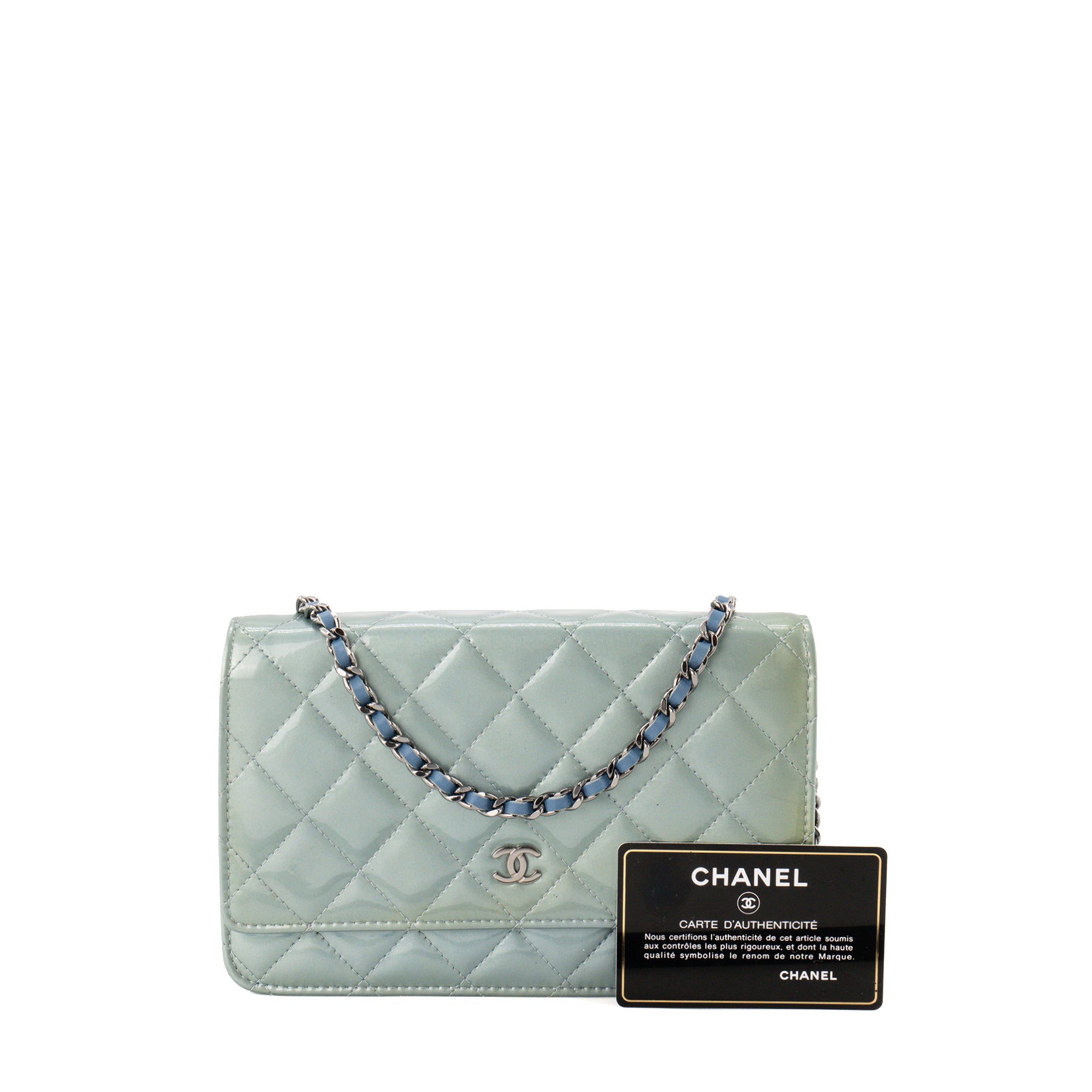 CHANEL - Sac à bandoulière Wallet On Chain Classique/Timeless Chanel en cuir verni bleu vert
