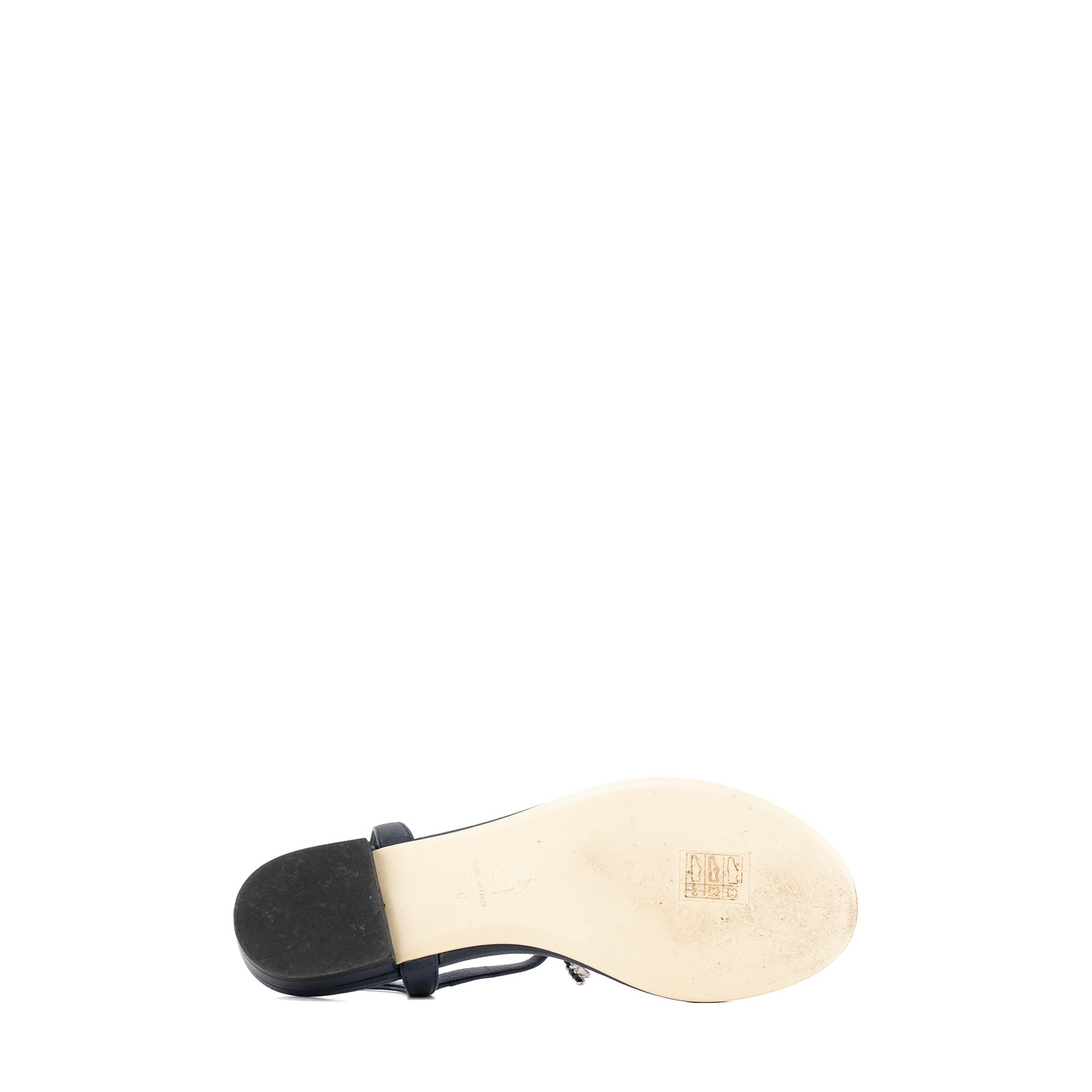 CHANEL - Sandales CC Chanel en cuir lisse bleu marine (T36C)