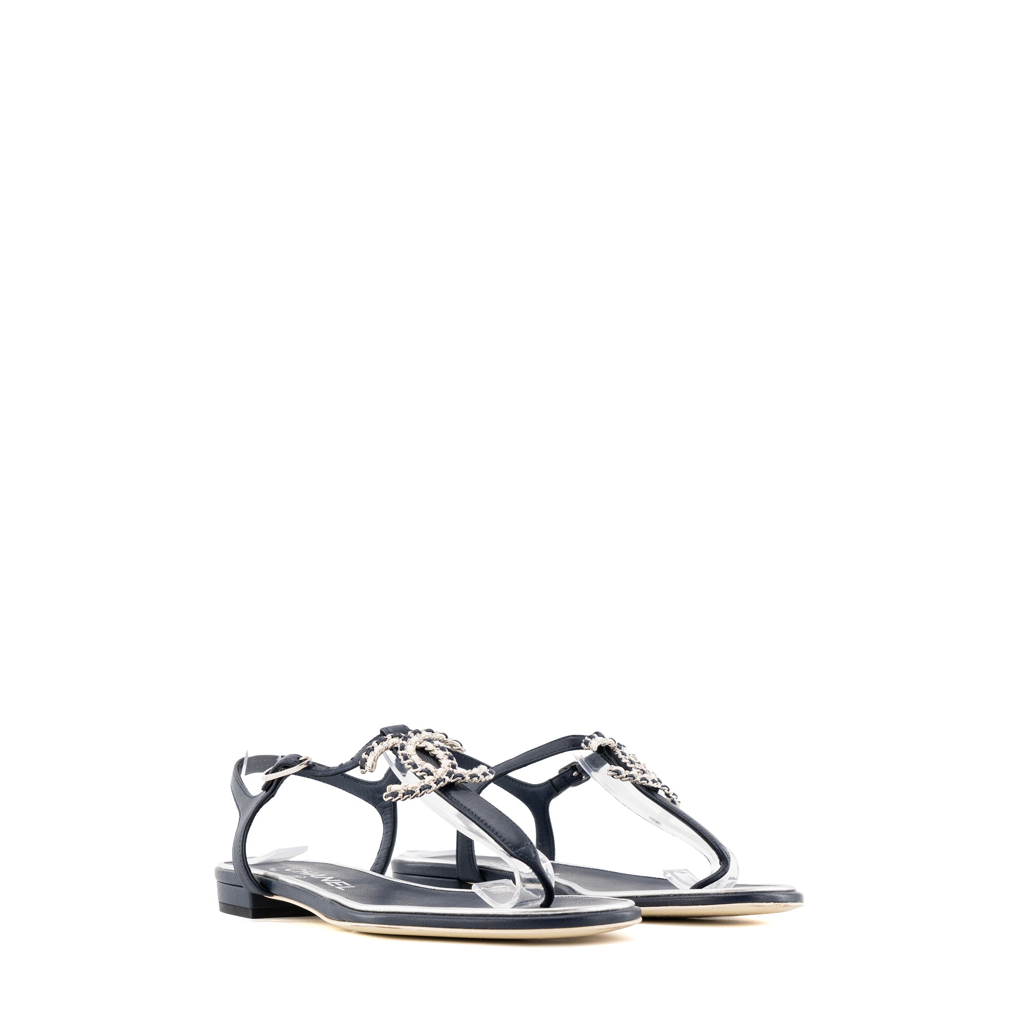 CHANEL - Sandales CC Chanel en cuir lisse bleu marine (T36C)