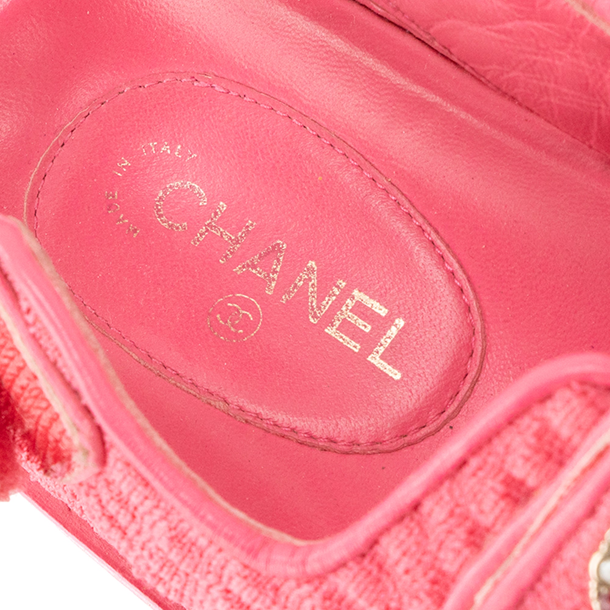CHANEL - Sandales Dad Shoes Chanel en toile rose (T37)