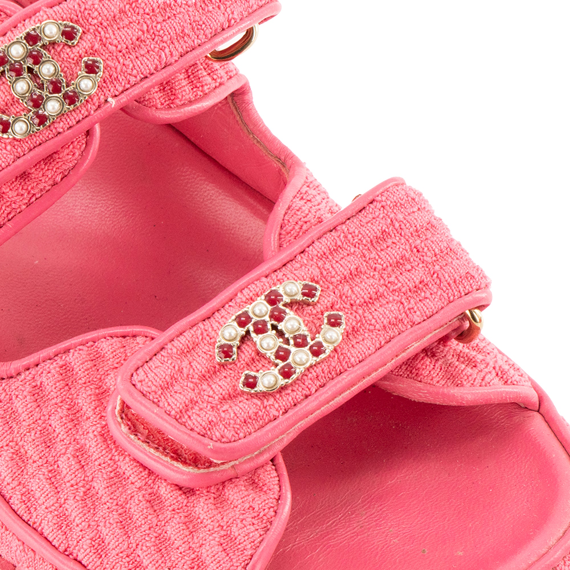 CHANEL - Sandales Dad Shoes Chanel en toile rose (T37)