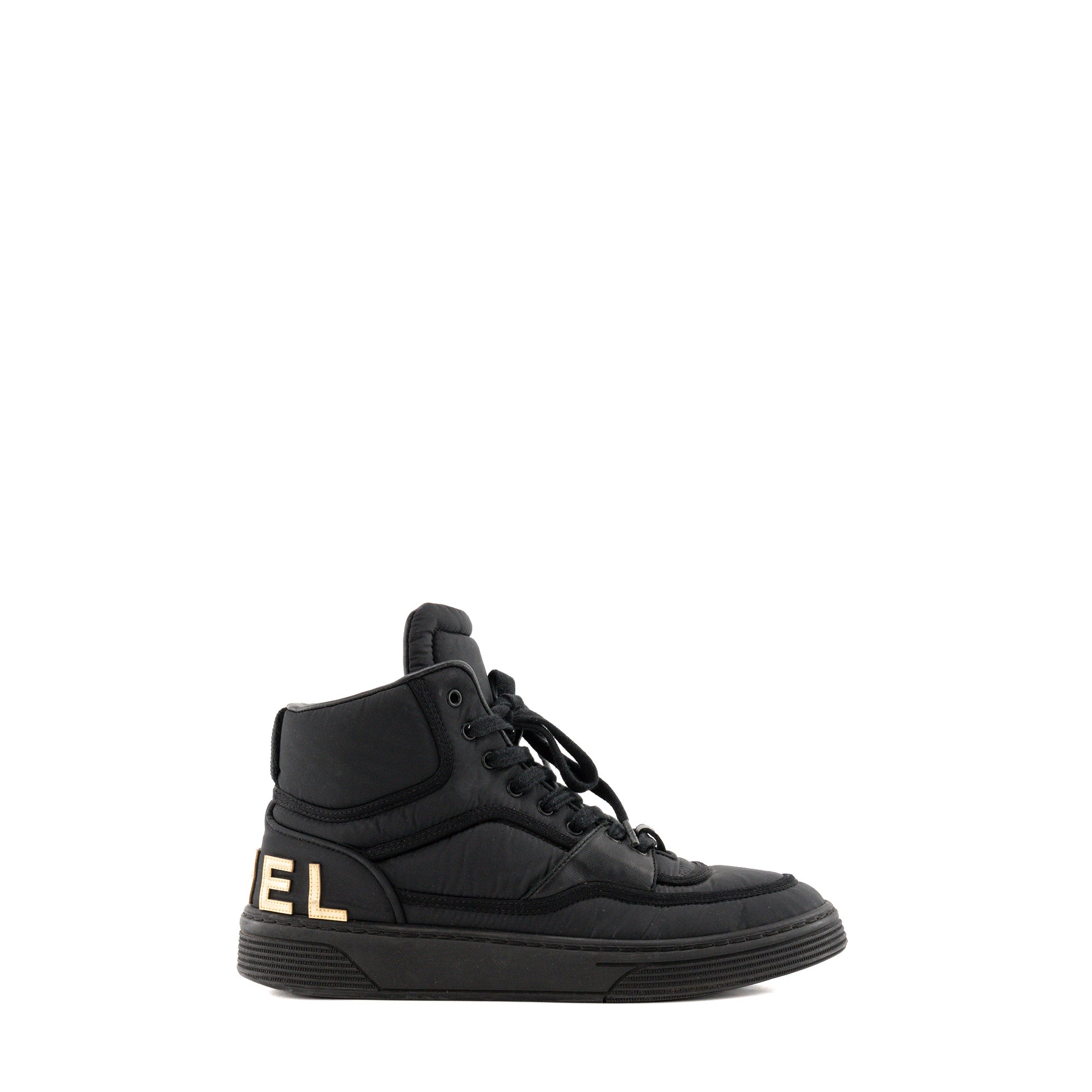 CHANEL - Sneakers Chanel en toile et cuir lisse noir (T37,5)