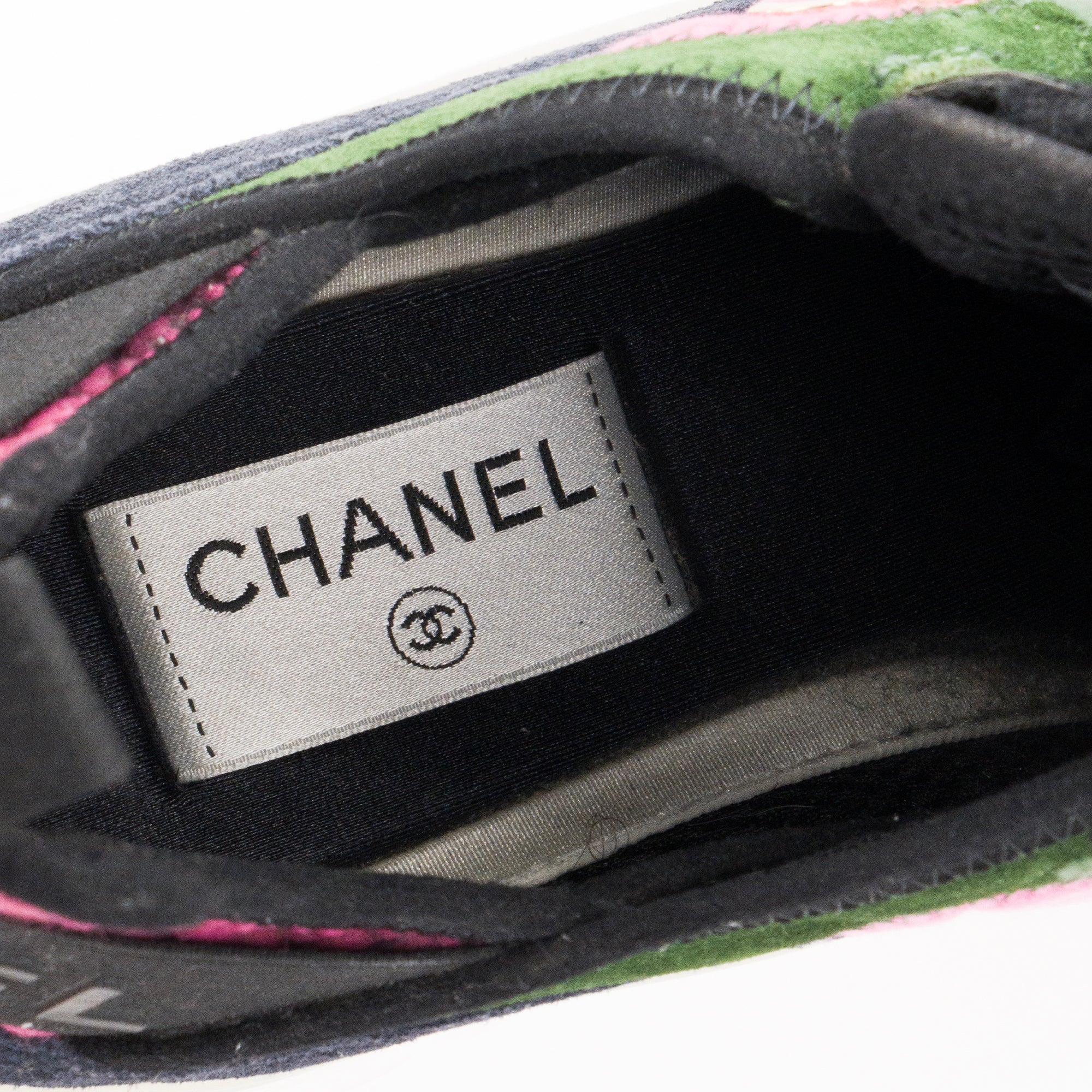 CHANEL - Sneakers Low Top Chanel en toile et daim multicolore (T39,5)