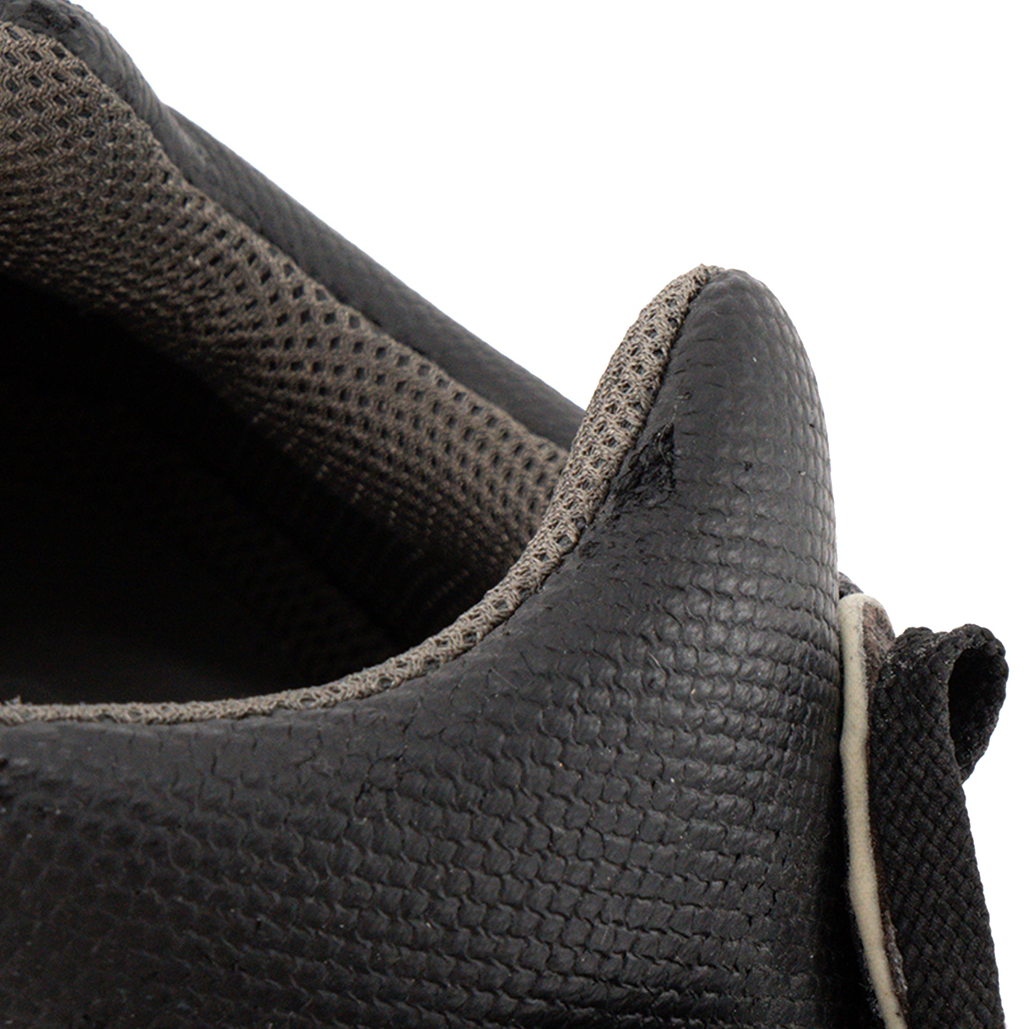 CHANEL - Sneakers CC Logo Chanel en cuir grainé noir et daim gris (T40,5)