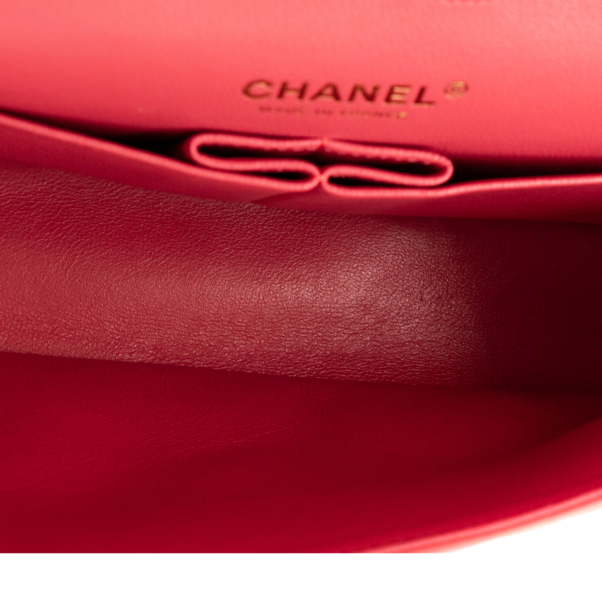 CHANEL - Sac à main Classique/Timeless Chanel en cuir chevron rose
