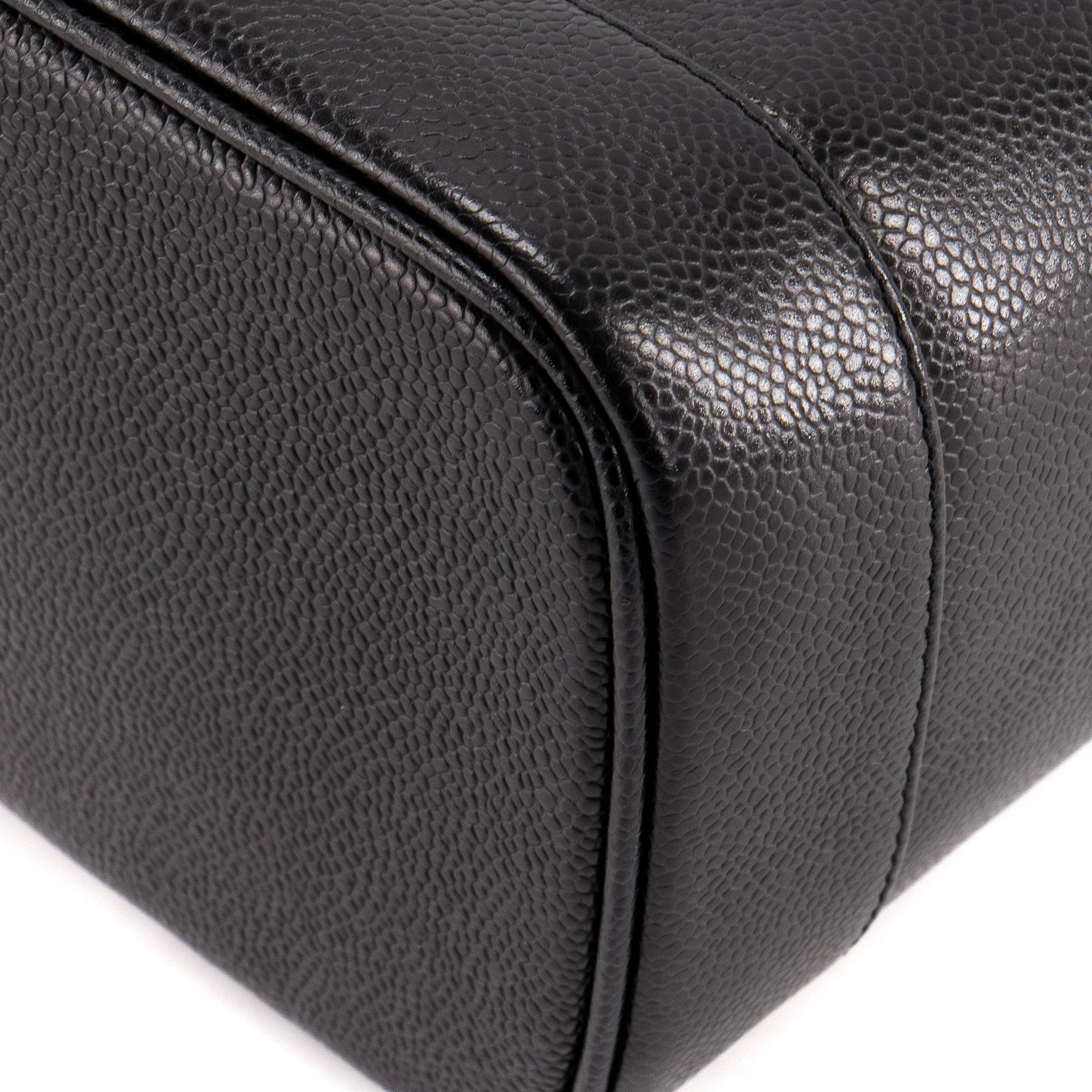 CHANEL - Vanity Chanel en cuir grainé noir vintage